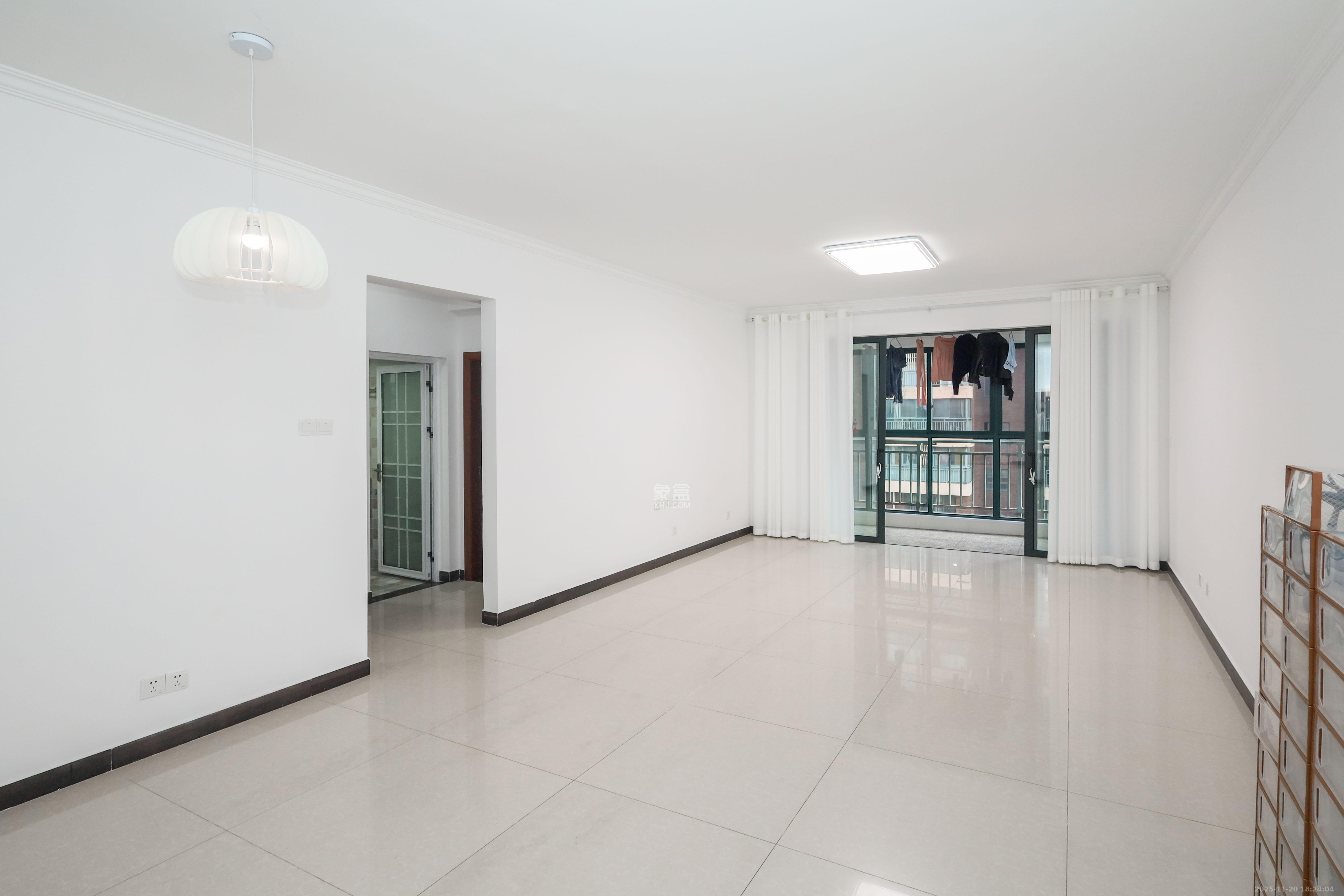 麓谷公馆（涉外国际公馆）  2室2厅1卫    68.0万客厅