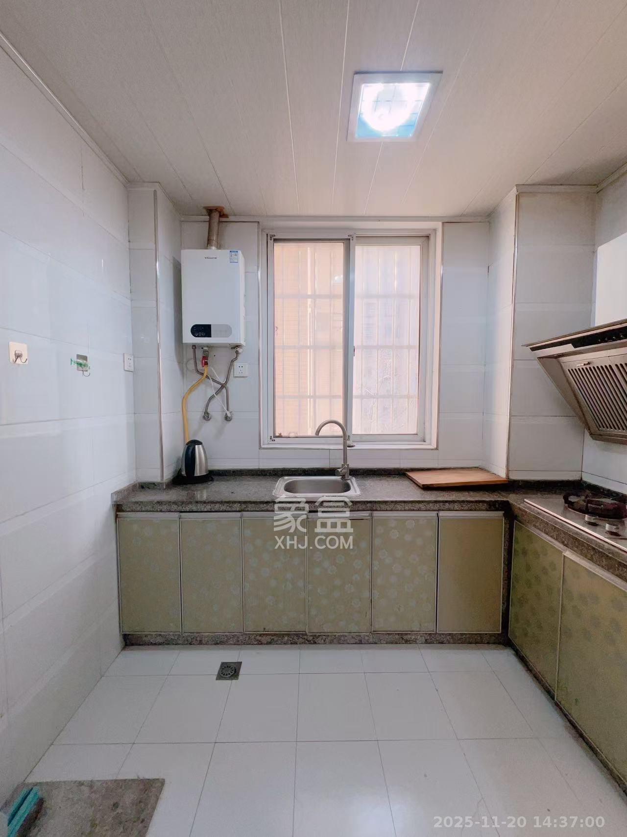 世景华庭  2室2厅1卫    1700.0元/月室内图