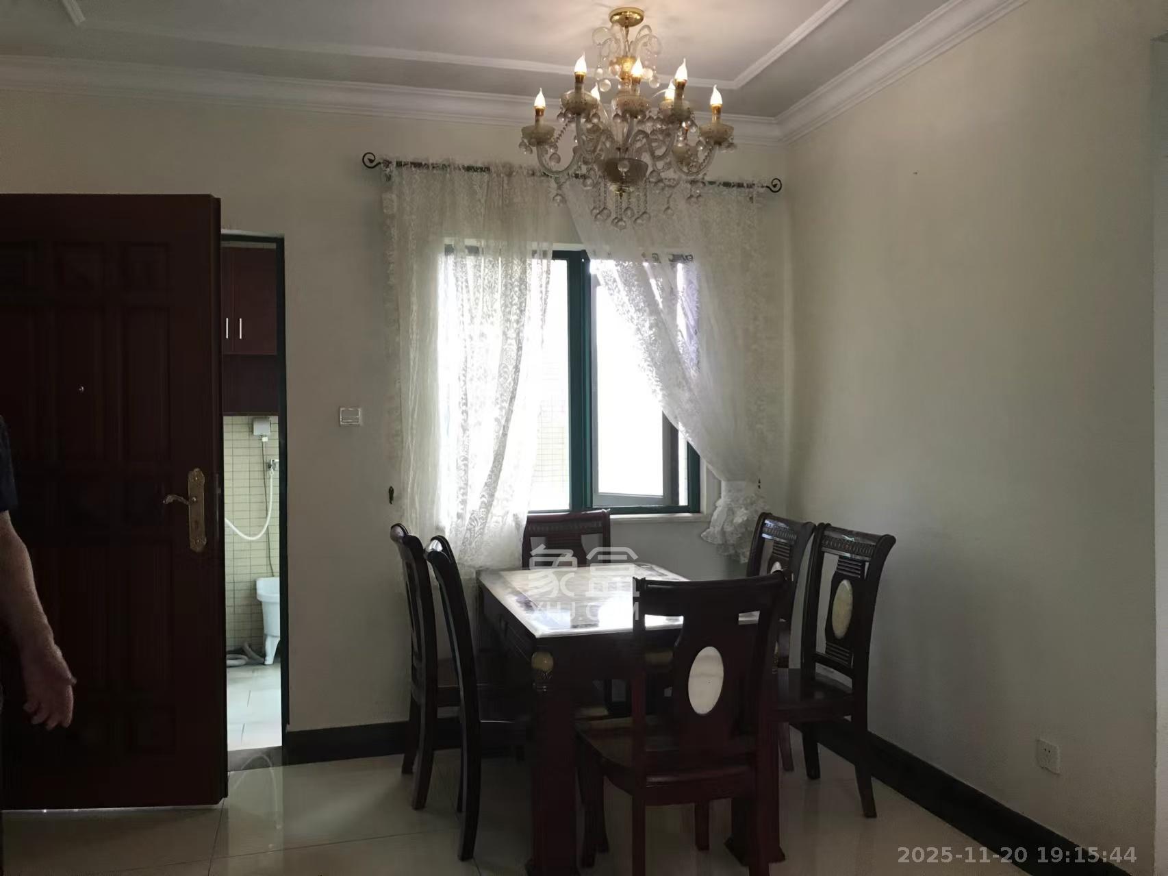 盛景谷山里  2室2厅1卫    1800.0元/月