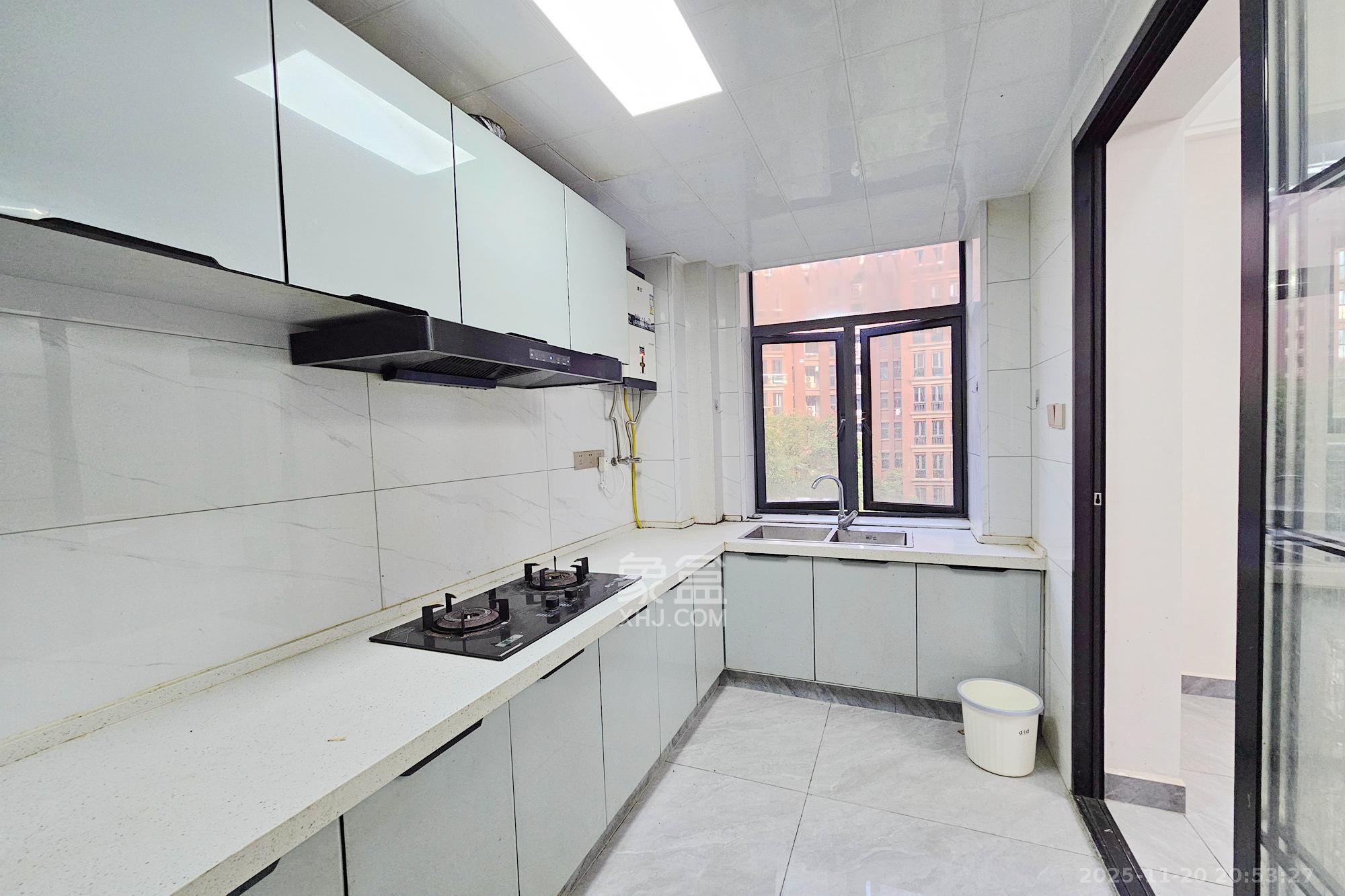 中隆国际御玺  4室2厅3卫    208.0万其他