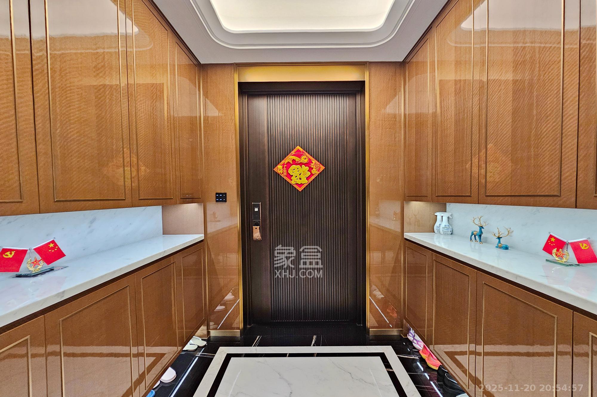 运达滨河广场  5室2厅5卫    1098.0万其他