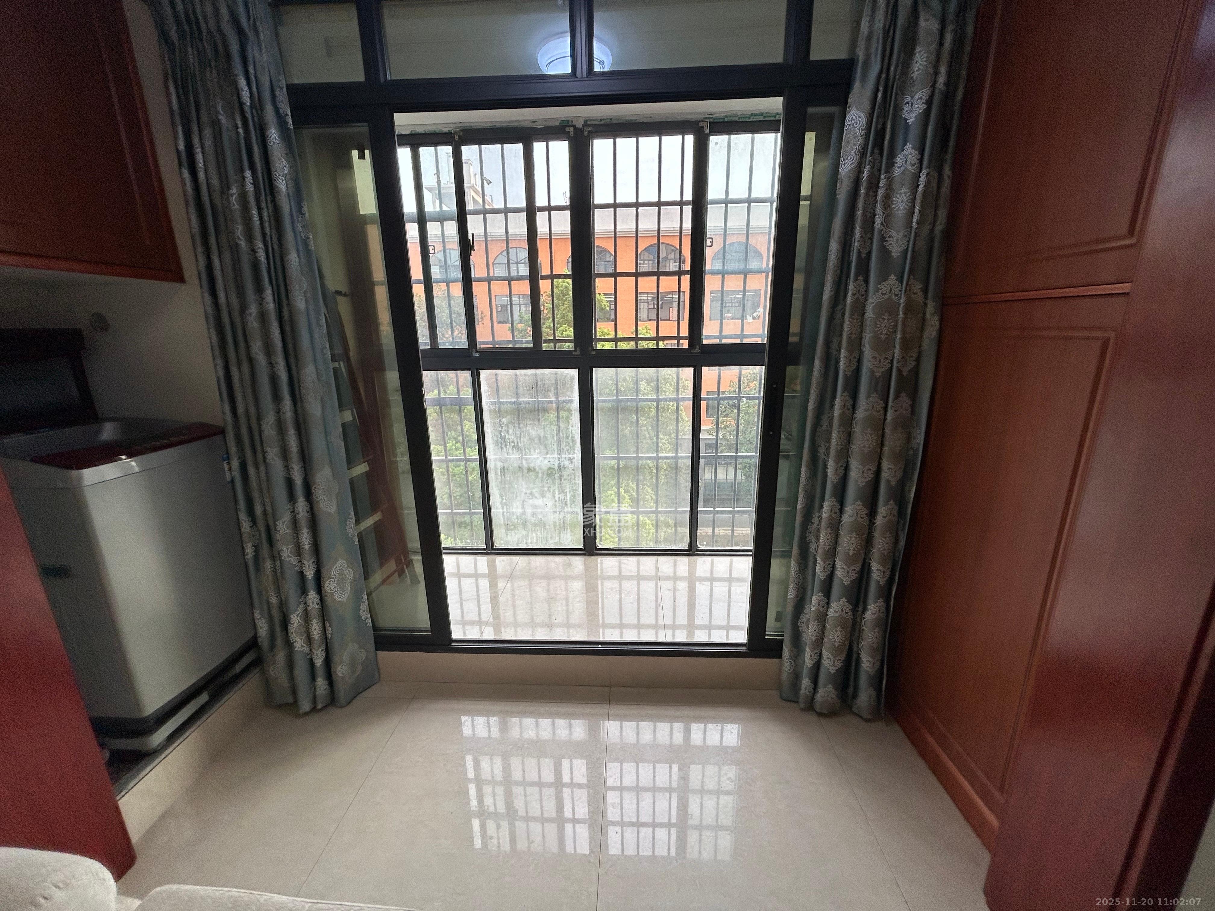 天元涉外景园B区 2室2厅1卫 2300.0元/月 天元涉外景园B区 2室2厅1卫 2300.0元/月室内图