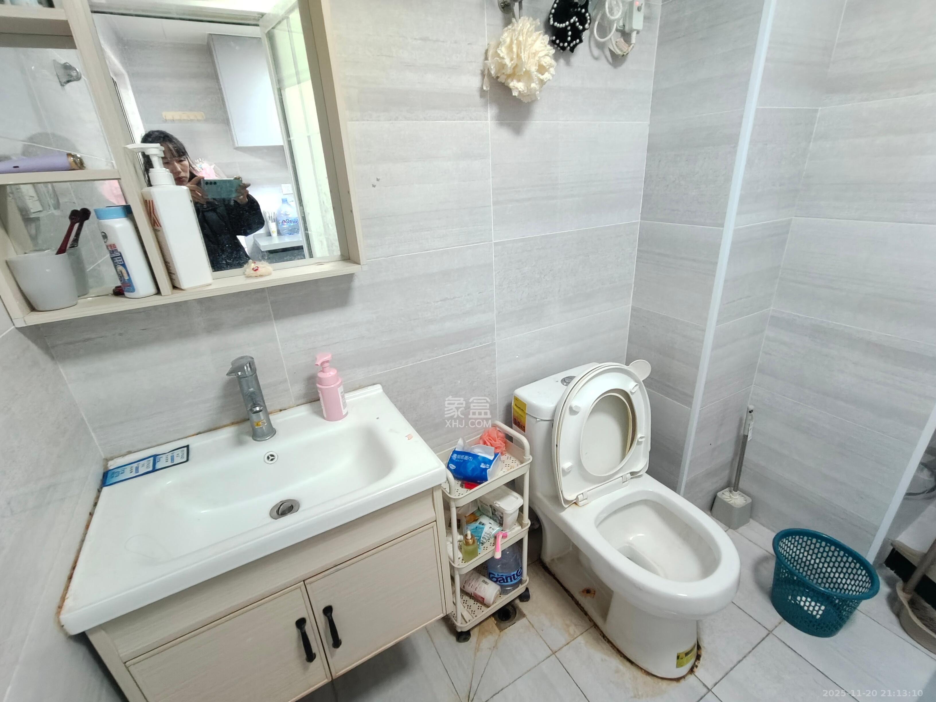 融圣国际 1室1厅1卫 1800.0元/月 融圣国际 1室1厅1卫 1800.0元/月室内图