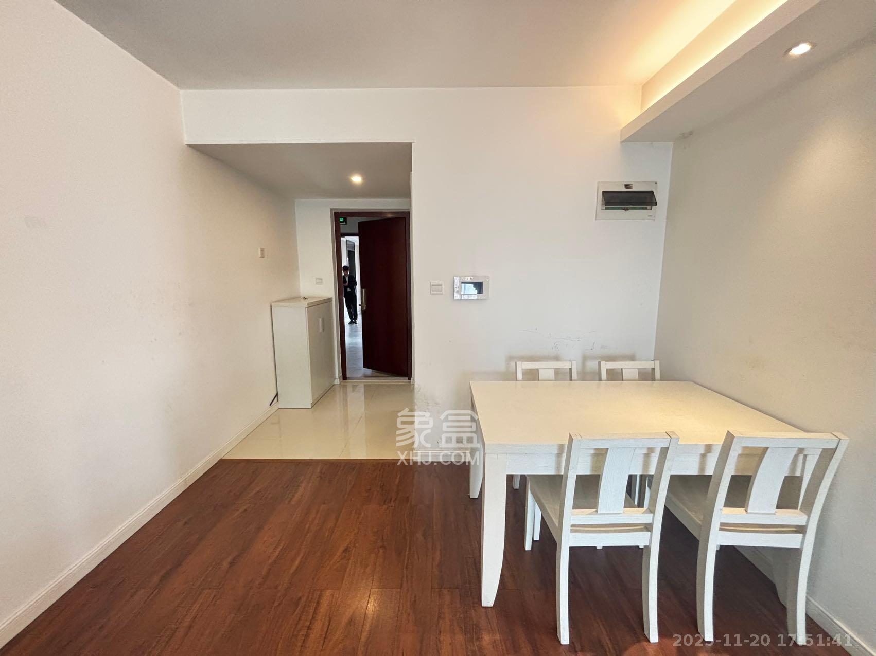 万科魅力之城观澜里 3室2厅2卫 2400.0元/月 万科魅力之城观澜里 3室2厅2卫 2400.0元/月室内图