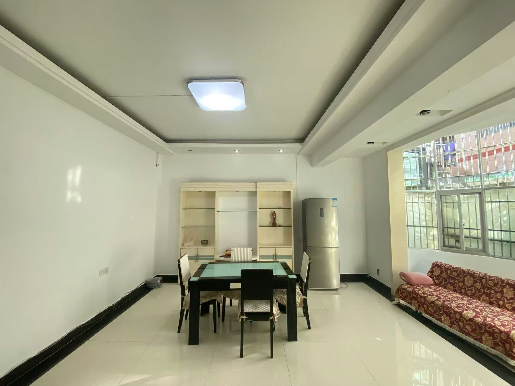 紫荆园别墅 8室3厅3卫 3166.0元/月 紫荆园别墅 8室3厅3卫 3166.0元/月室内图