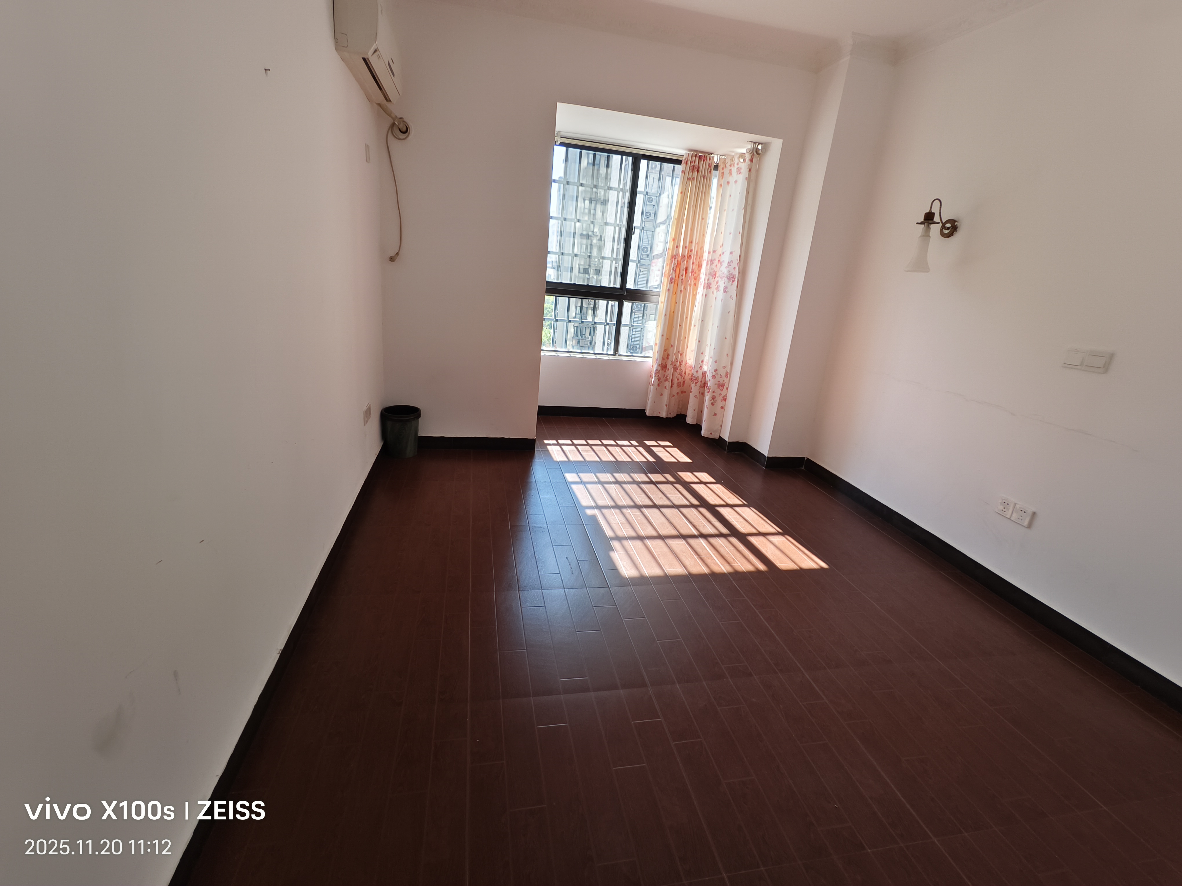 锦绣边城 1室0厅0卫 1500.0元/月 锦绣边城 1室0厅0卫 1500.0元/月室内图