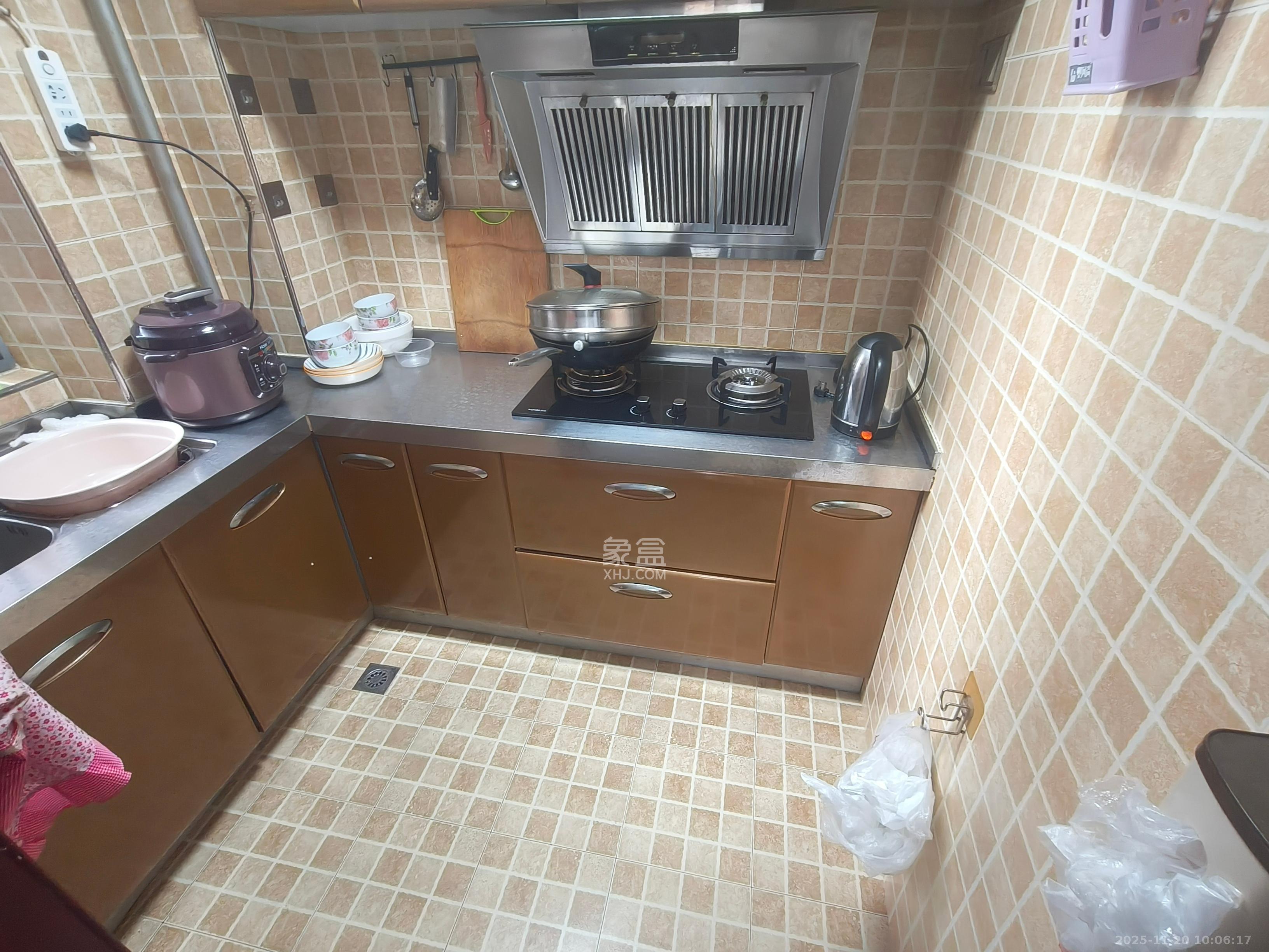 上海城小区 2室2厅1卫 1900.0元/月 上海城小区 2室2厅1卫 1900.0元/月室内图