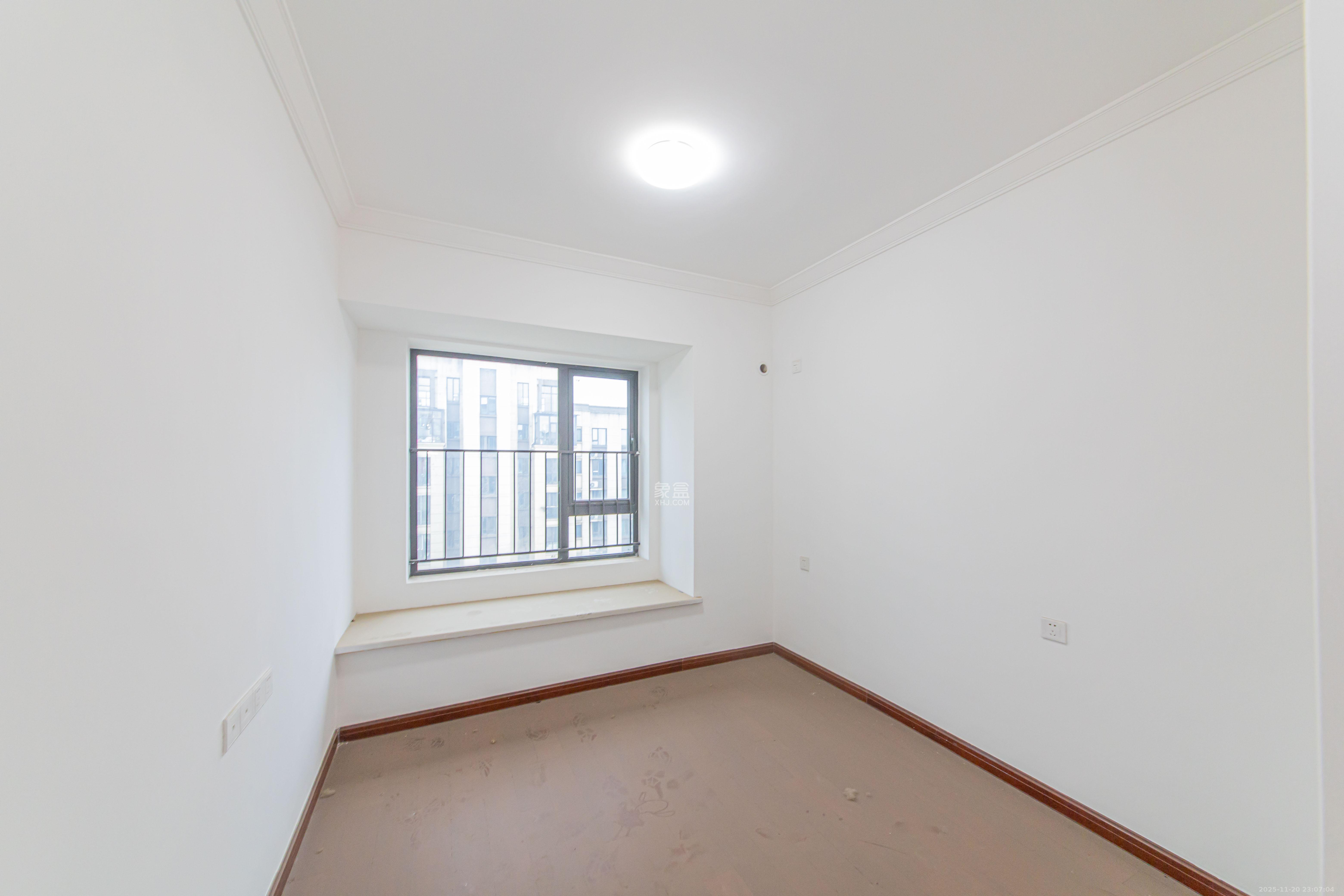 中海新城熙岸(中信新城五期) 3室2厅2卫 102.8万 中海新城熙岸(中信新城五期) 3室2厅2卫 102.8万卧室