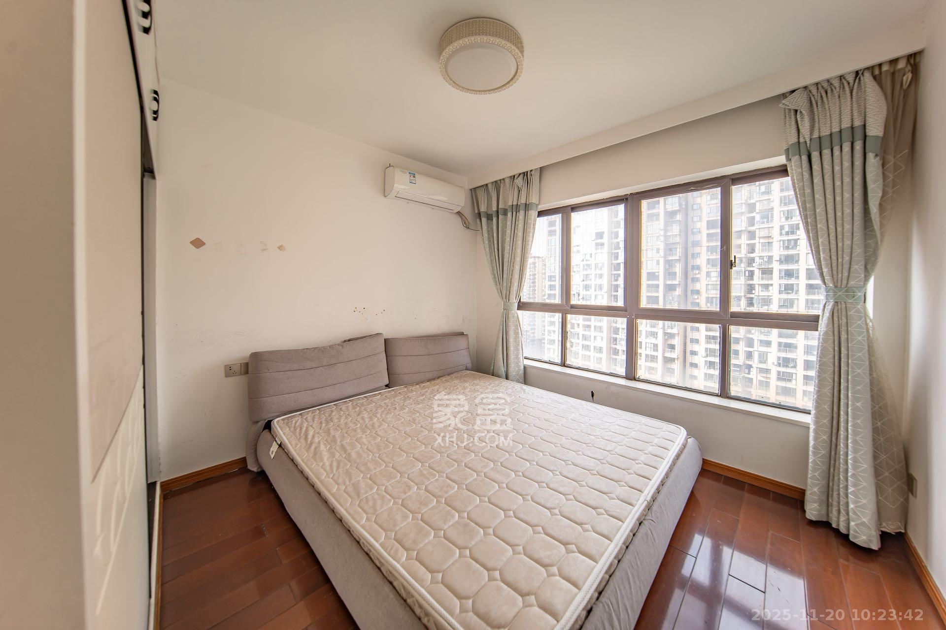 华润橡树湾 3室2厅2卫 2000.0元/月 华润橡树湾 3室2厅2卫 2000.0元/月室内图