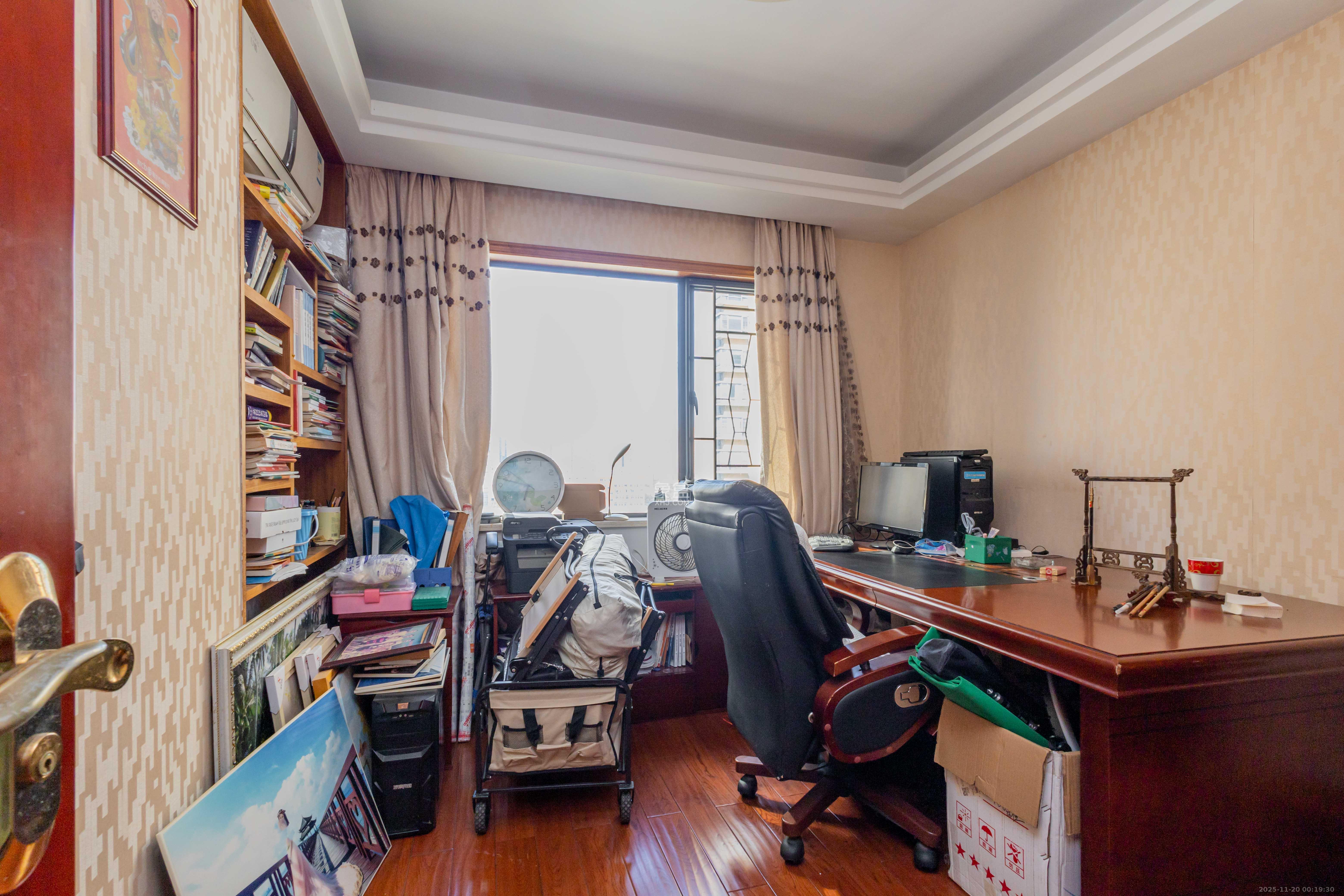 中国铁建国际城一期  4室2厅2卫    90.8万卧室