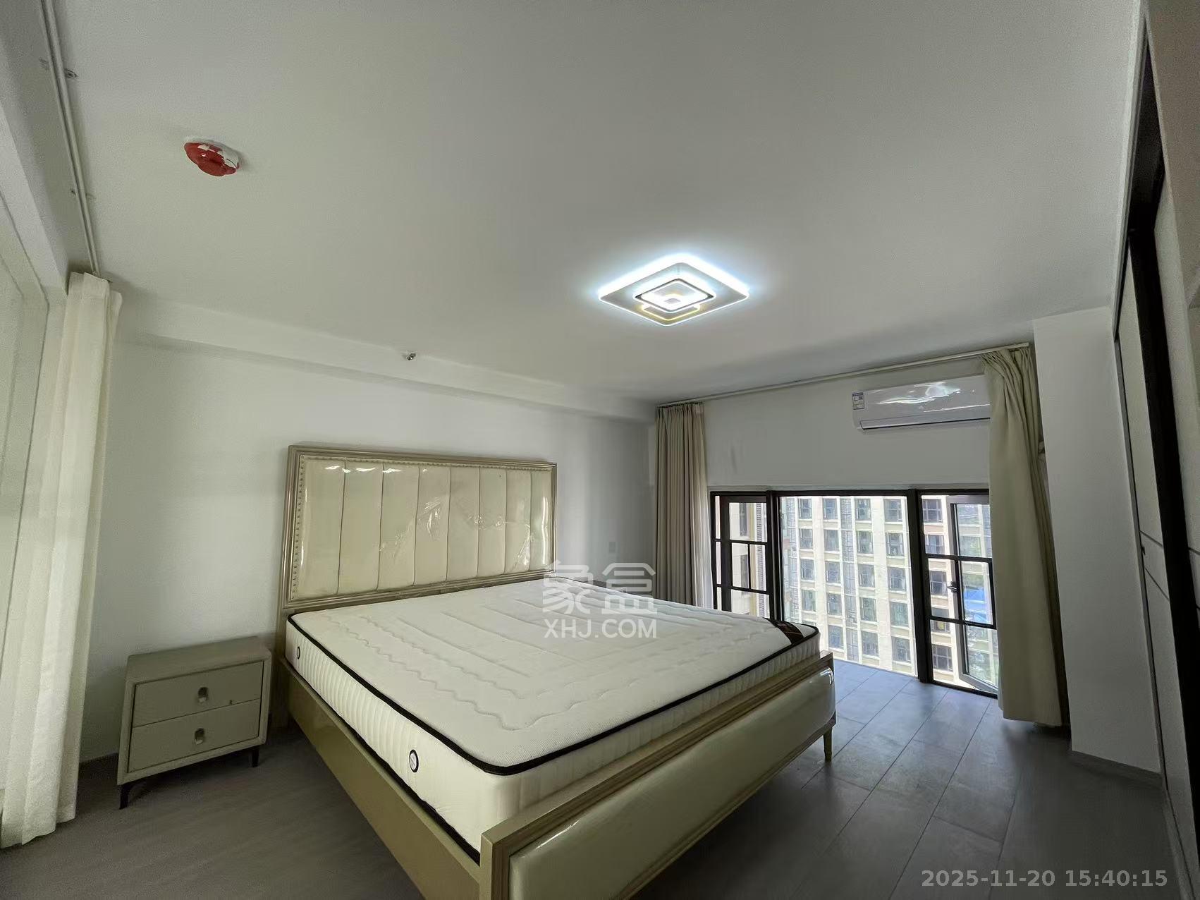 世茂璀璨天城公寓  2室1厅1卫    2000.0元/月室内图