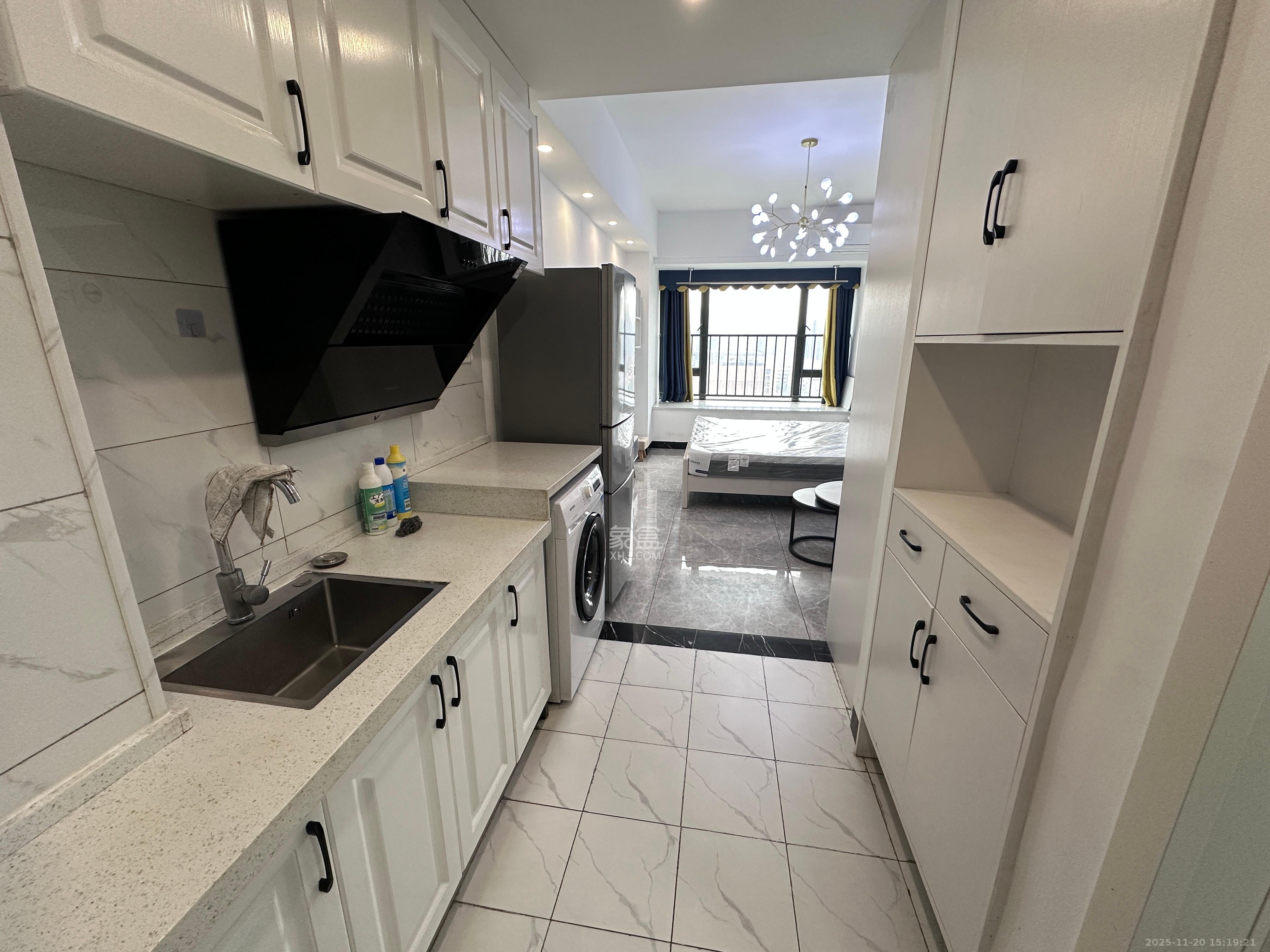 龙湖湘江星座（祺鑫星座公寓）  1室1厅1卫    1500.0元/月