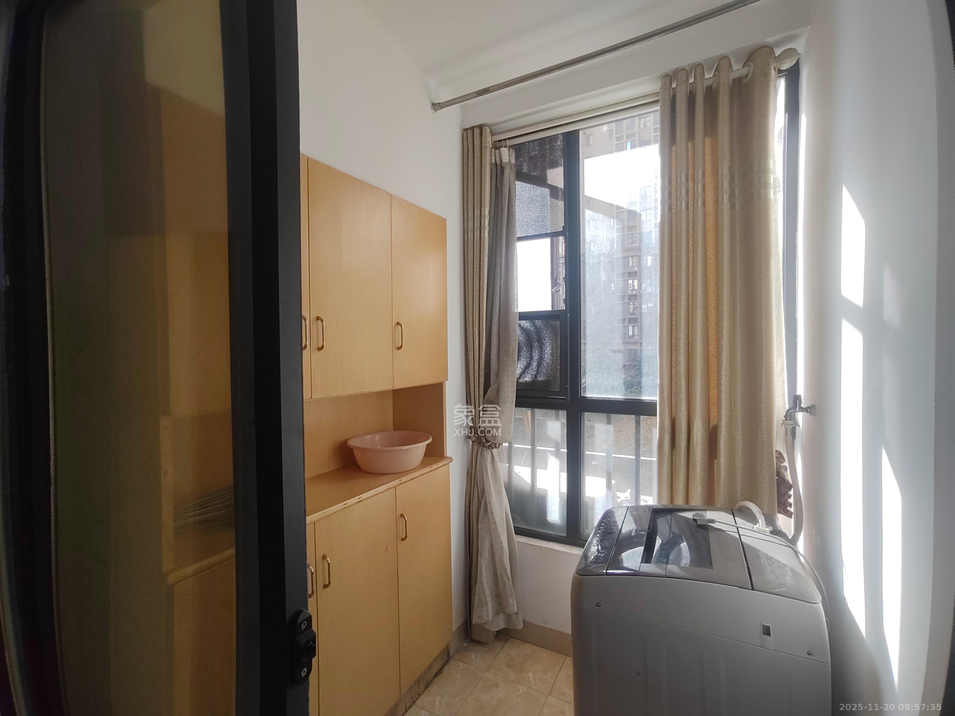 深业睿城 3室2厅1卫 1700.0元/月 深业睿城 3室2厅1卫 1700.0元/月室内图