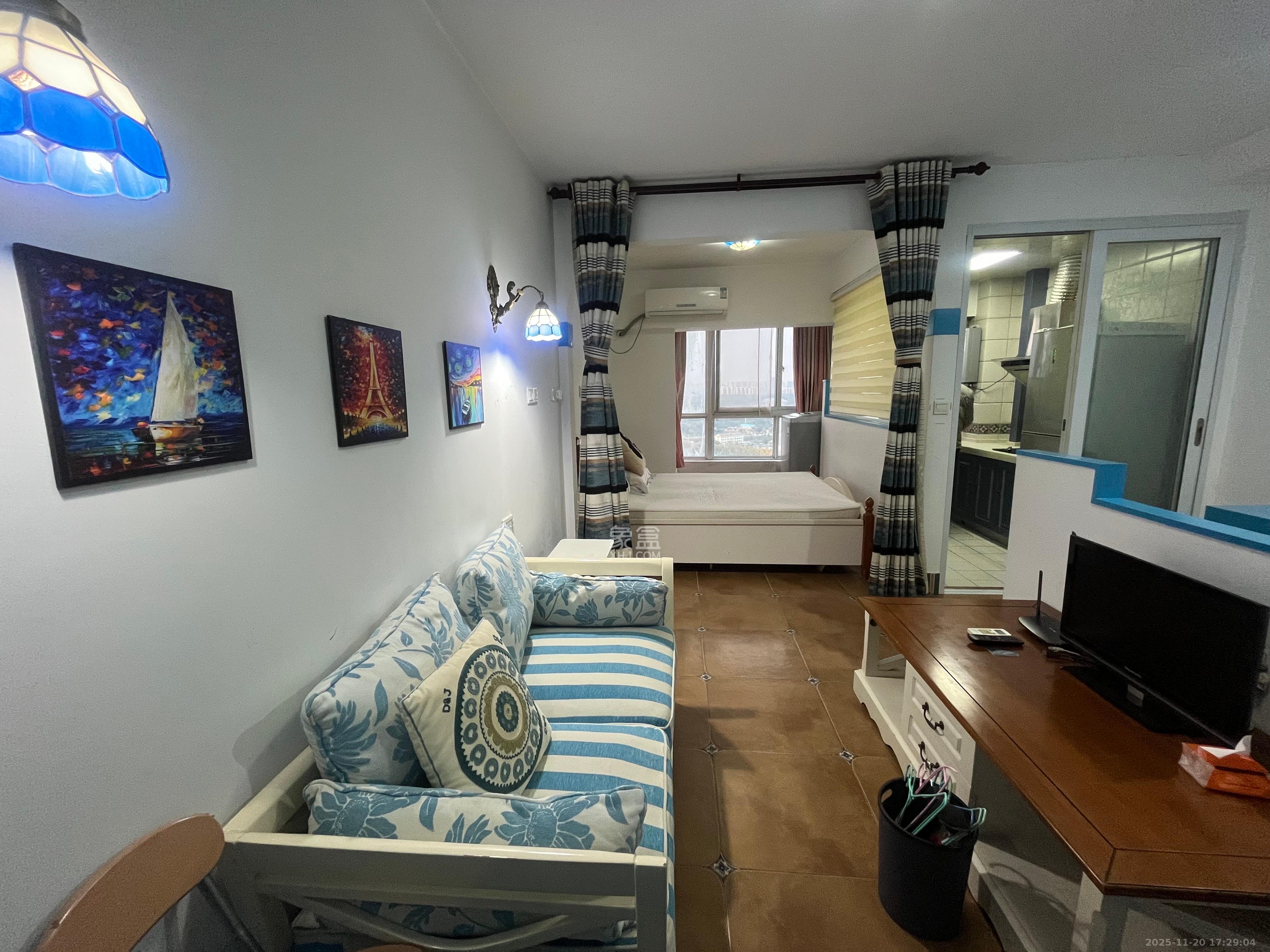 先锋东外滩  1室1厅1卫    1700.0元/月室内图