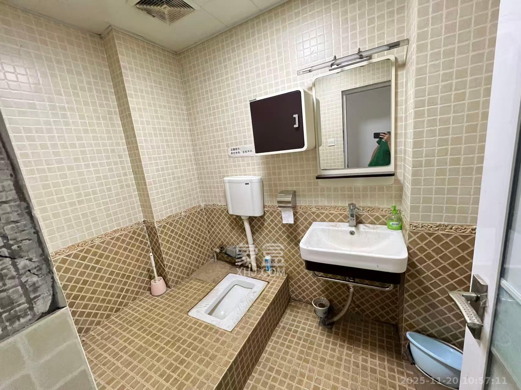 上河国际F座 2室1厅1卫 2200.0元/月 上河国际F座 2室1厅1卫 2200.0元/月室内图