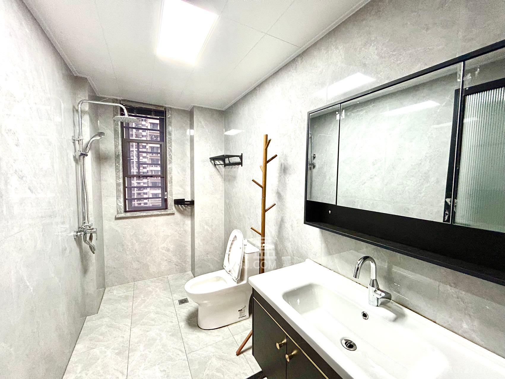 长房明宸府  3室2厅2卫    2400.0元/月室内图