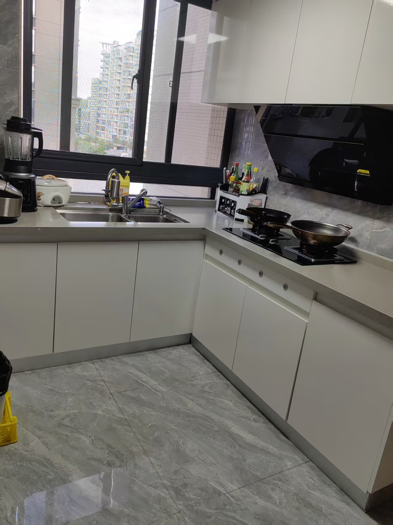 华府蓝湾  2室1厅1卫    2500.0元/月室内图