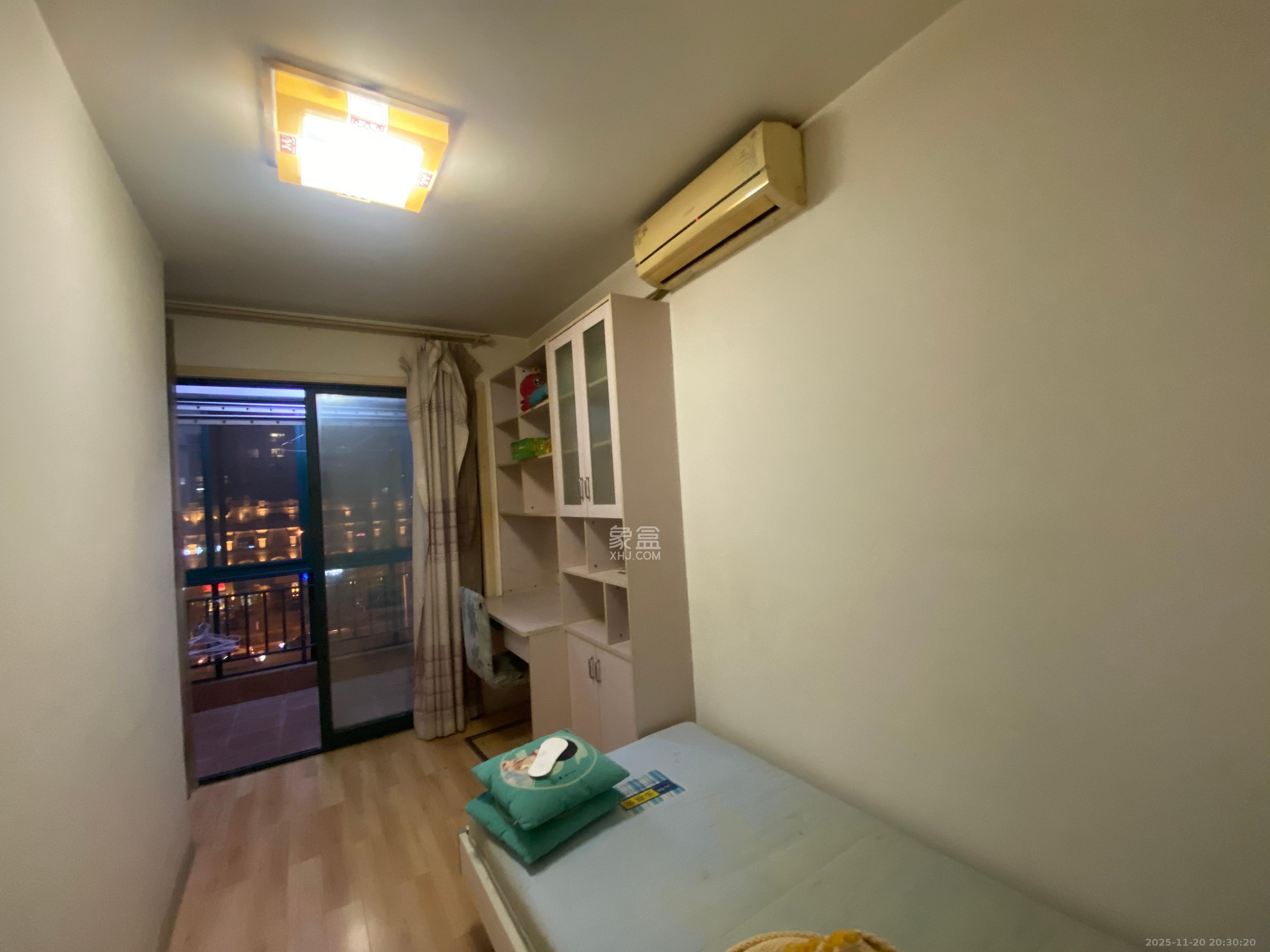 星城世家 3室2厅1卫 3000.0元/月 星城世家 3室2厅1卫 3000.0元/月室内图