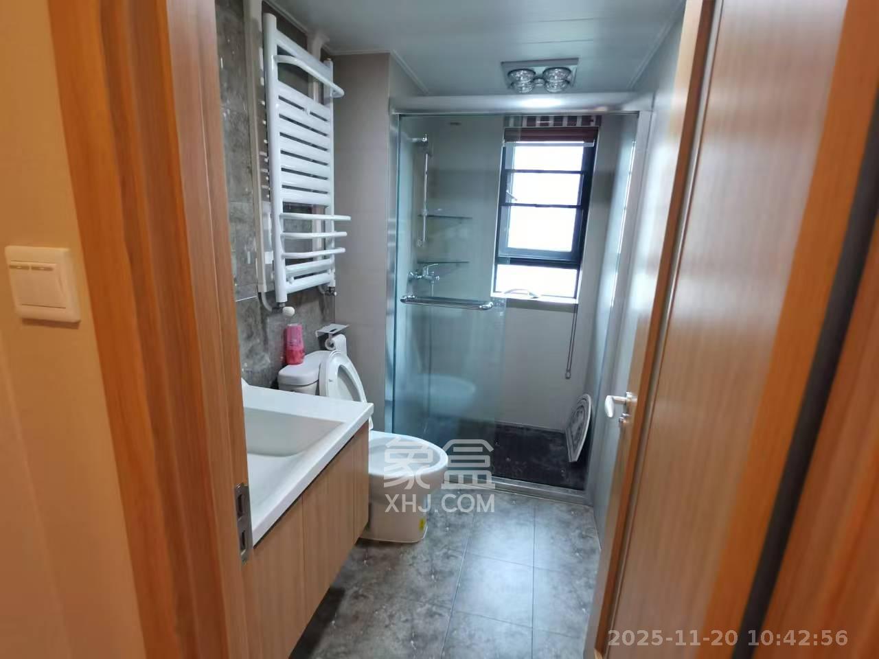 万科金域蓝湾  3室2厅2卫    3300.0元/月室内图