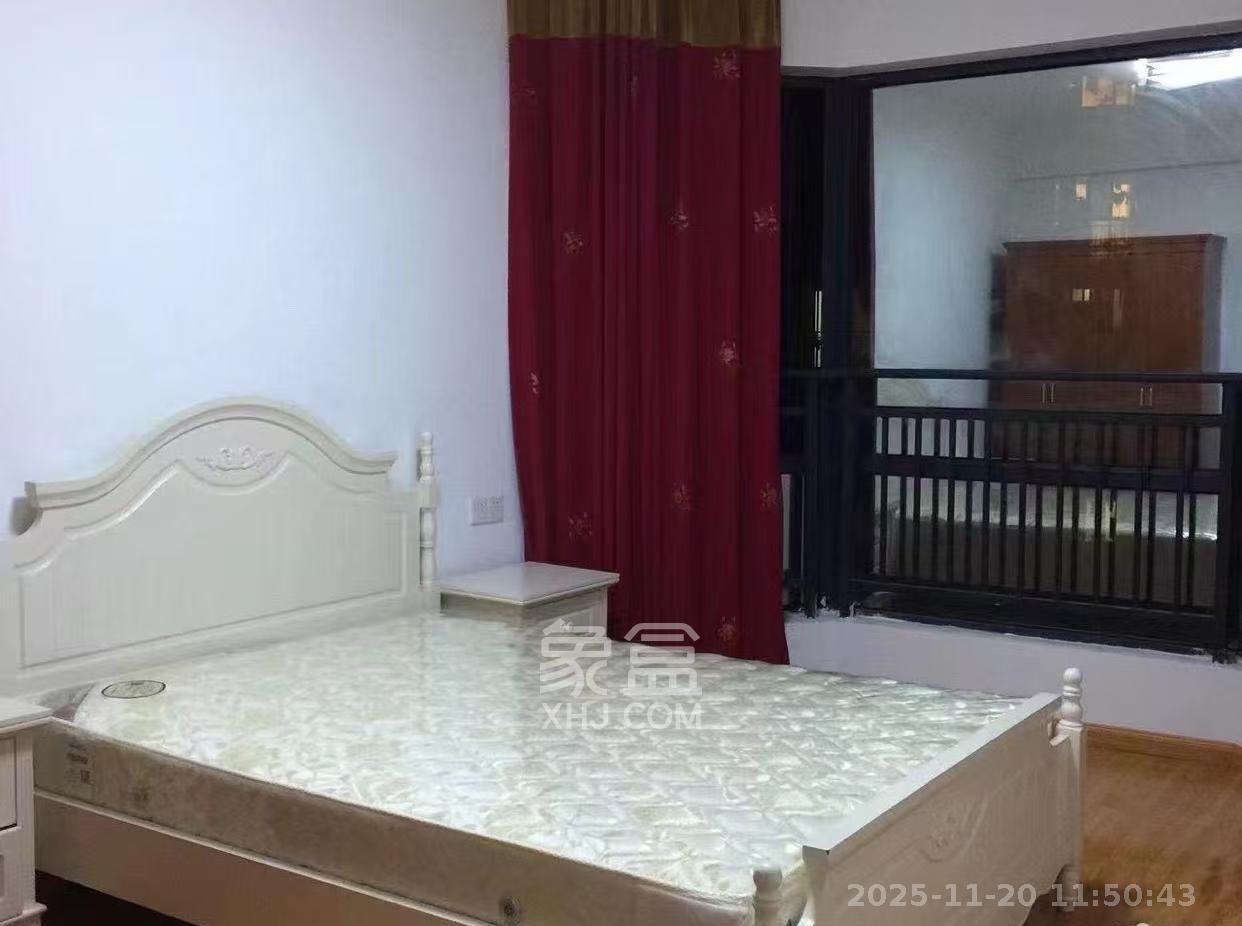 中南红领邦(红星嘉和苑) 4室2厅1卫 2600.0元/月 中南红领邦(红星嘉和苑) 4室2厅1卫 2600.0元/月室内图