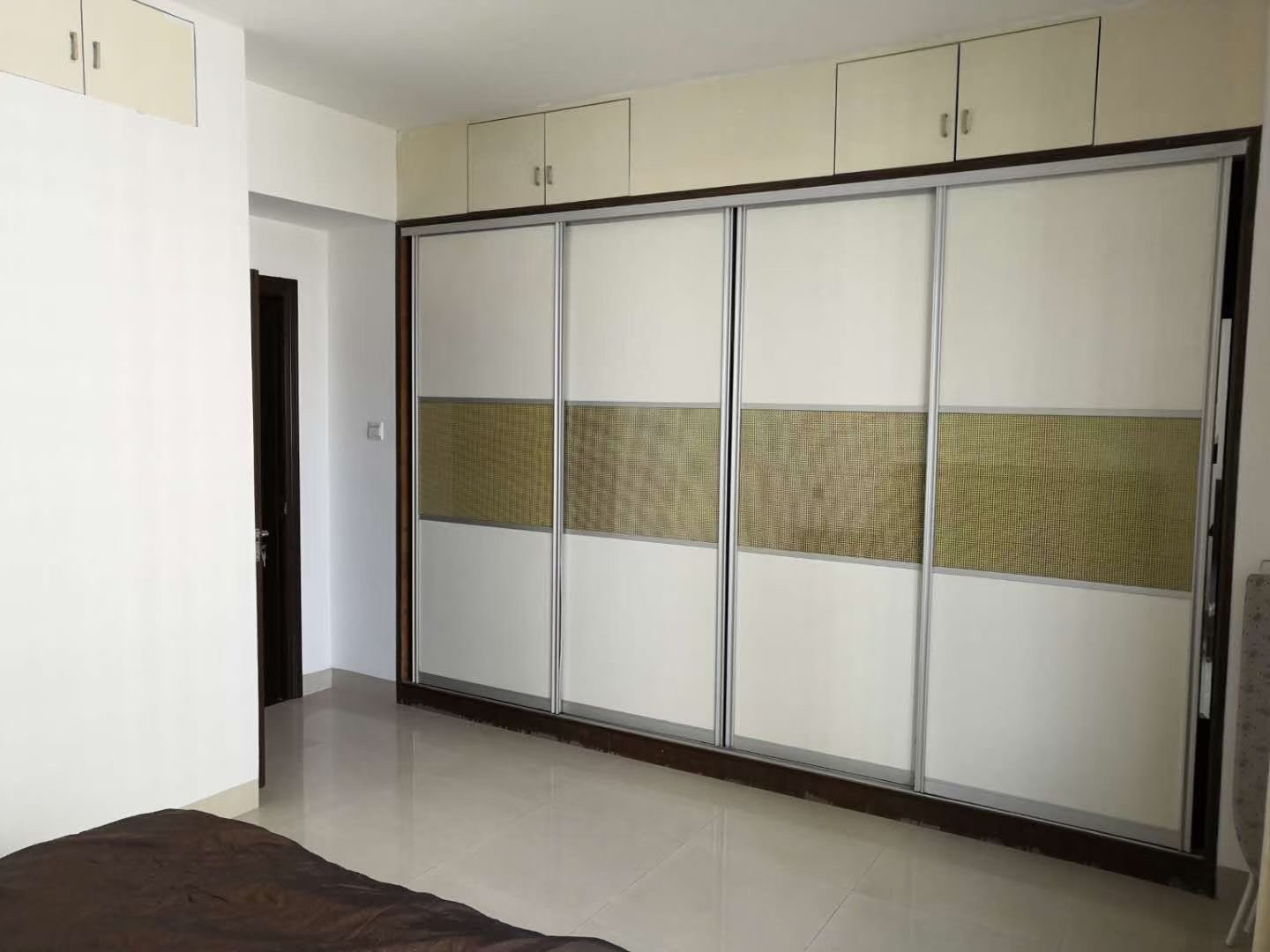 华贸大厦（华贸花苑）  3室2厅1卫    2400.0元/月室内图