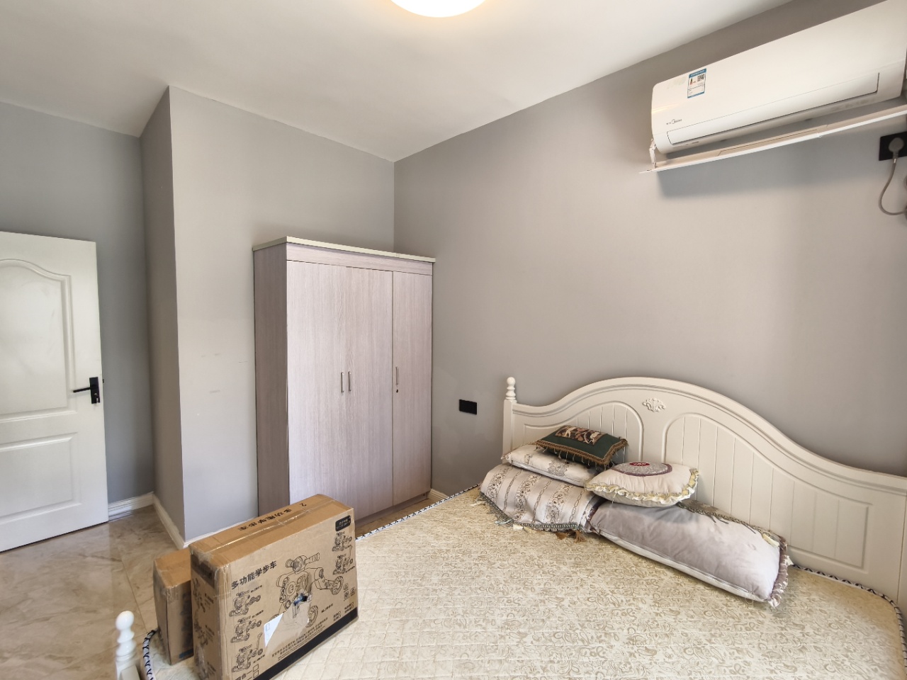 海航豪庭北苑 3室2厅2卫 5000.0元/月 海航豪庭北苑 3室2厅2卫 5000.0元/月室内图