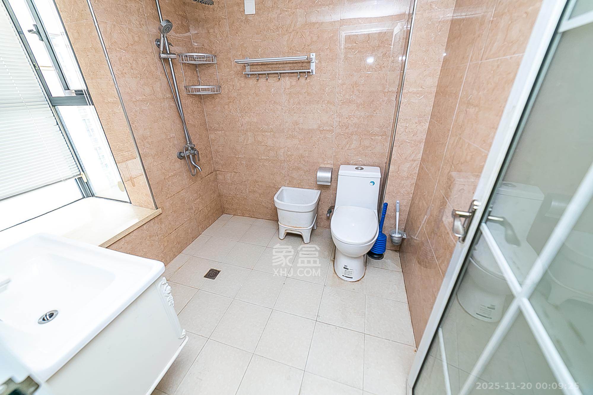 长盛岚庭 3室2厅1卫 110.0万 长盛岚庭 3室2厅1卫 110.0万卫生间