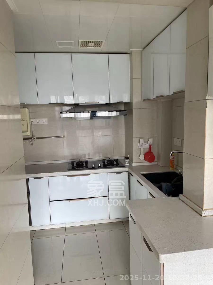 蓝光幸福满庭 3室2厅1卫 2200.0元/月 蓝光幸福满庭 3室2厅1卫 2200.0元/月室内图