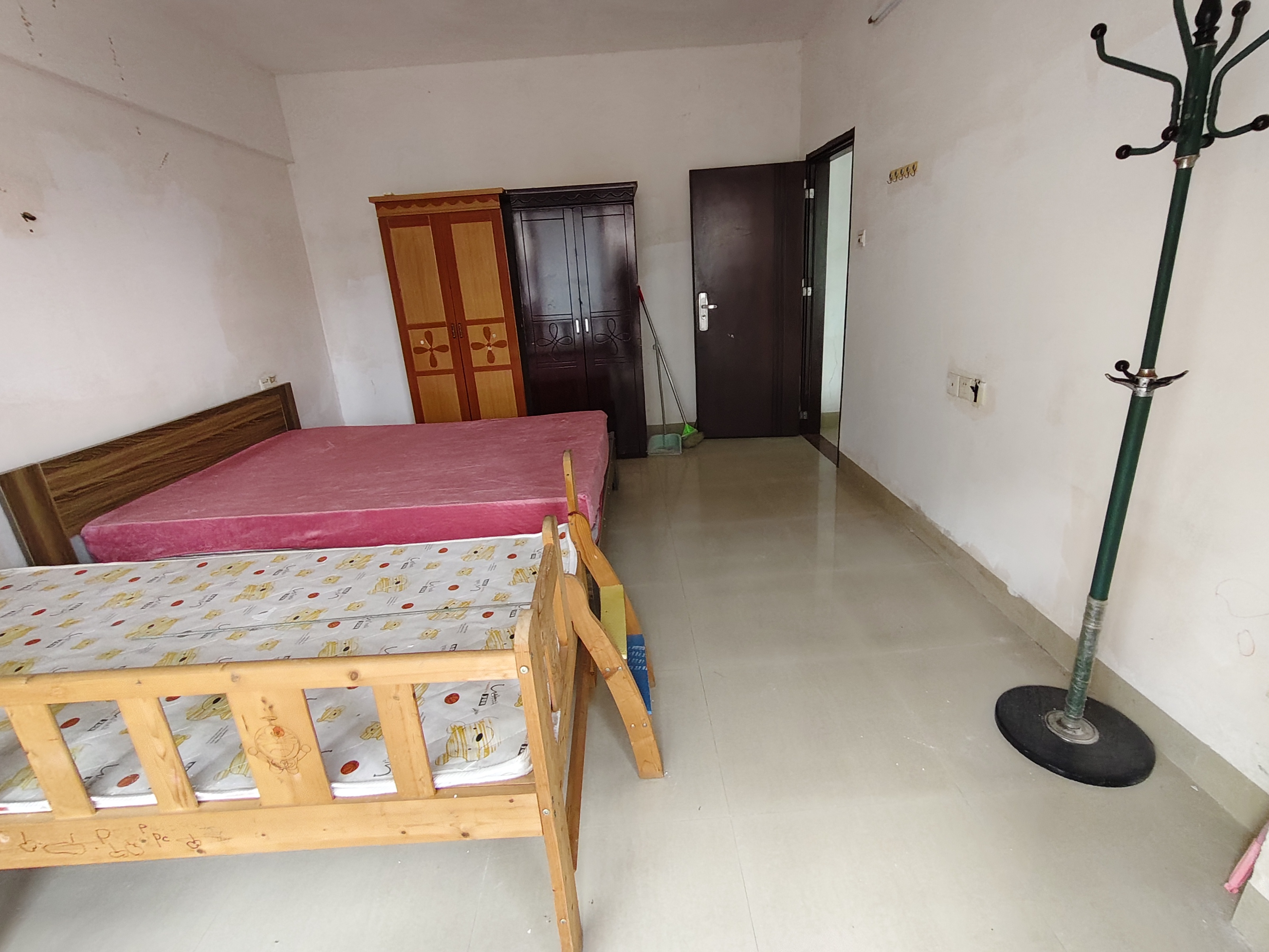 琼山华侨大厦 1室1厅1卫 1500.0元/月 琼山华侨大厦 1室1厅1卫 1500.0元/月室内图