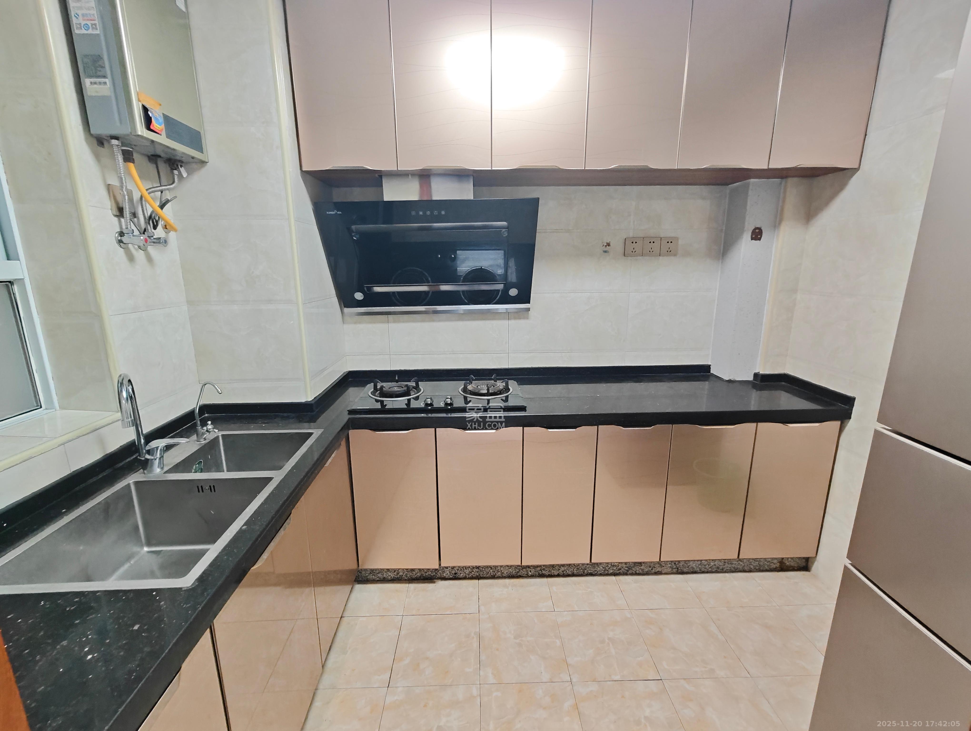 西韵佳苑  2室2厅1卫    2400.0元/月室内图