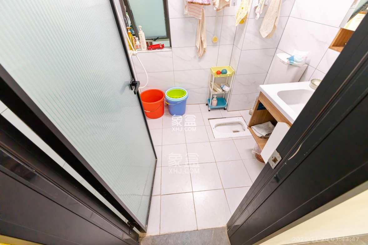 润和又一城 3室2厅1卫 68.5万 润和又一城 3室2厅1卫 68.5万卫生间