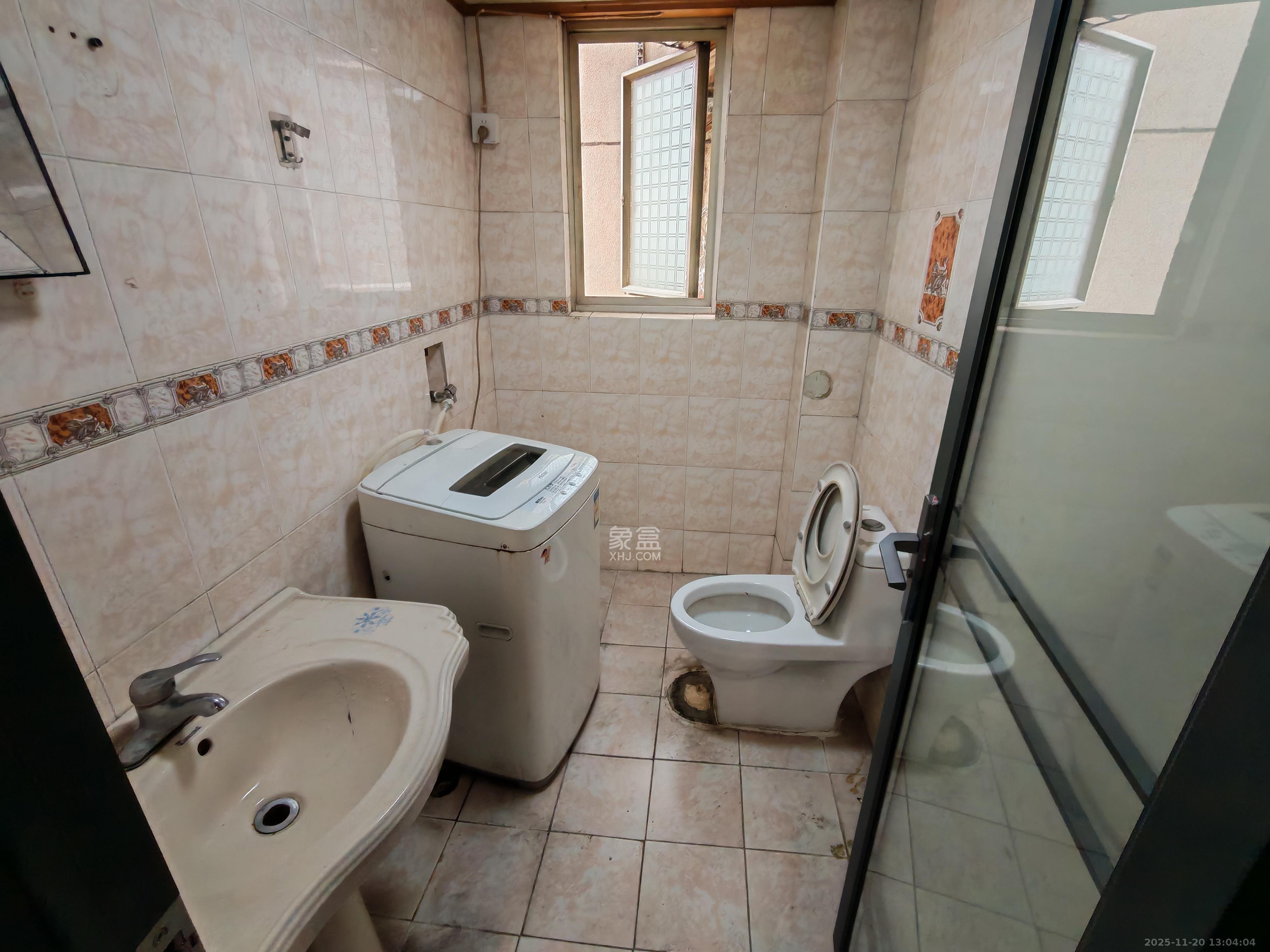 南沙公寓  3室1厅1卫    2200.0元/月室内图