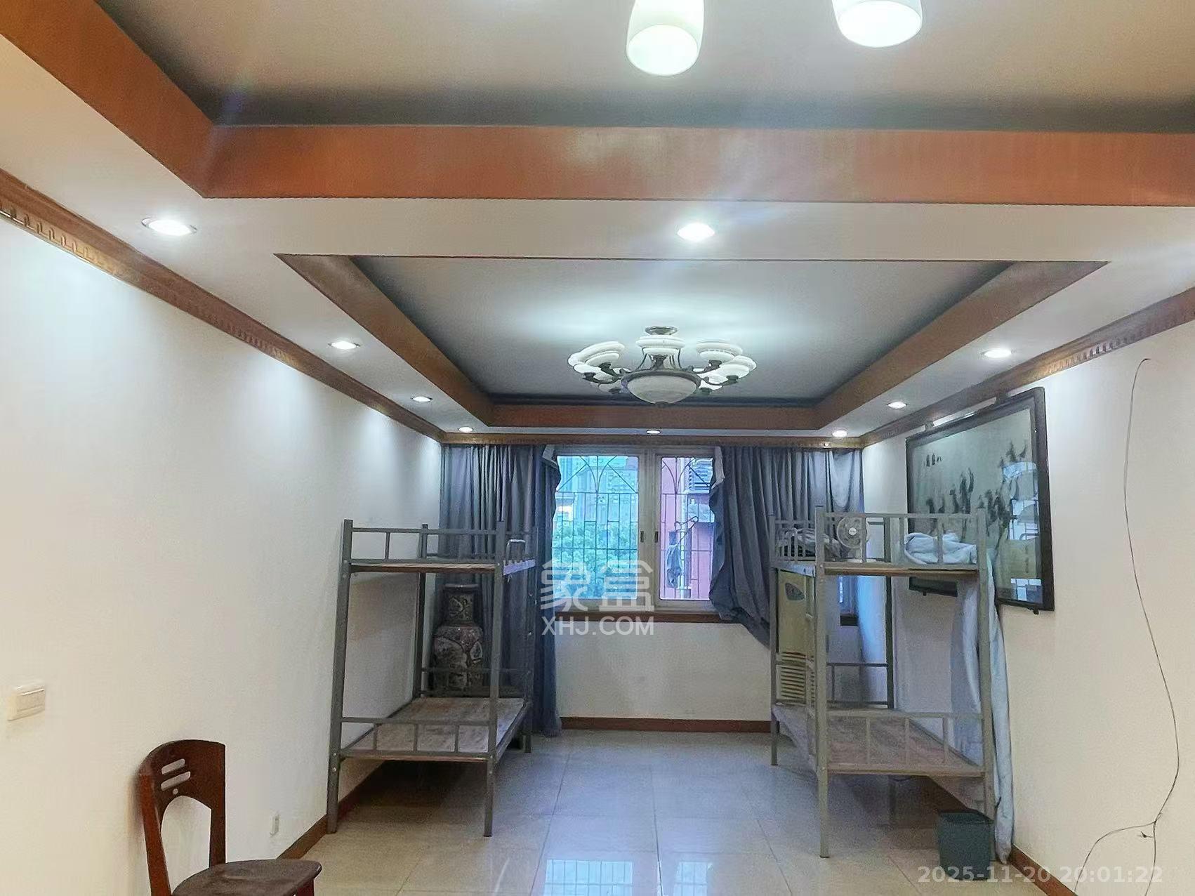 省军区宿舍 3室2厅2卫 2600.0元/月 省军区宿舍 3室2厅2卫 2600.0元/月室内图