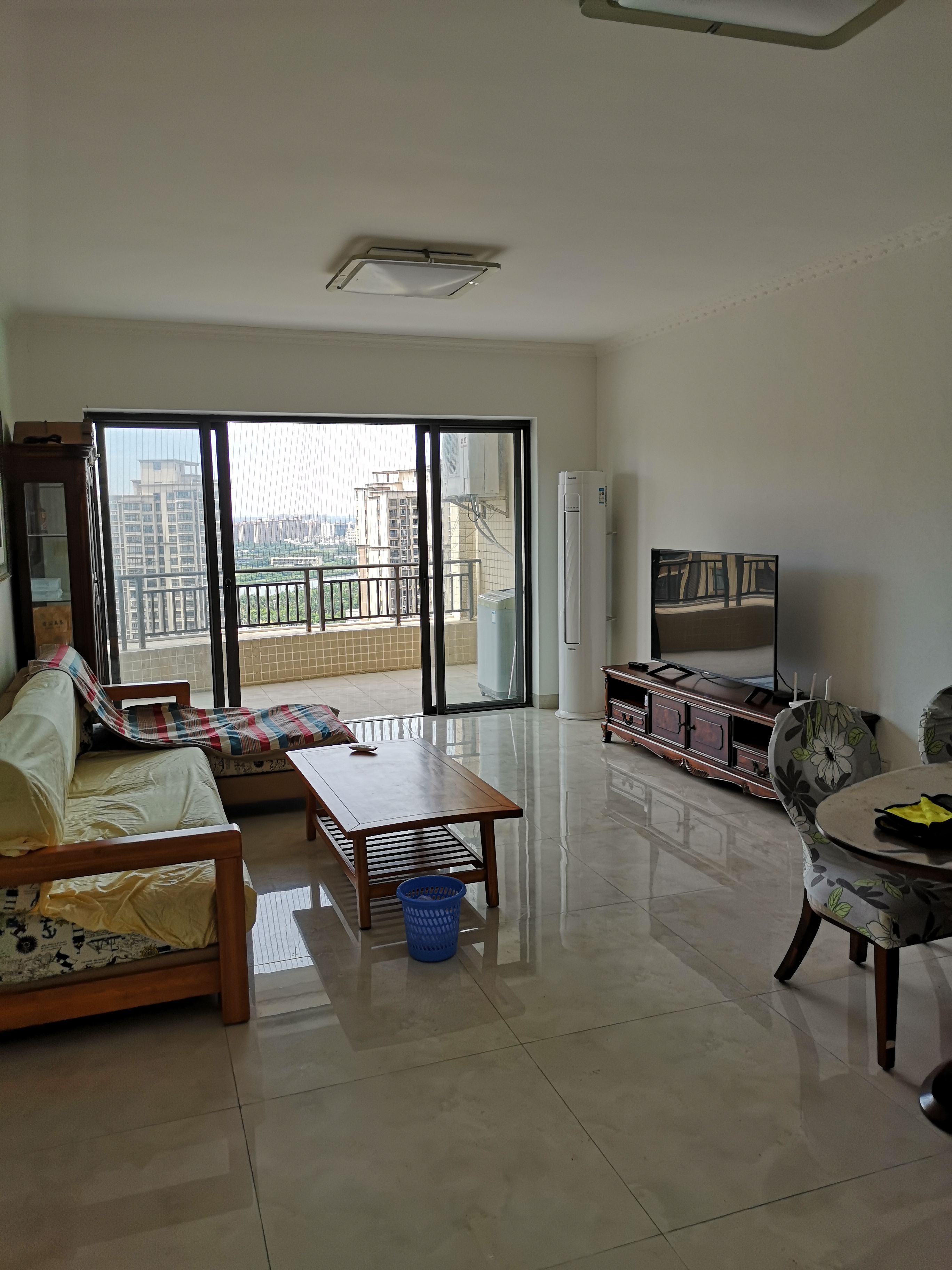 和风江岸  3室2厅2卫    3500.0元/月室内图