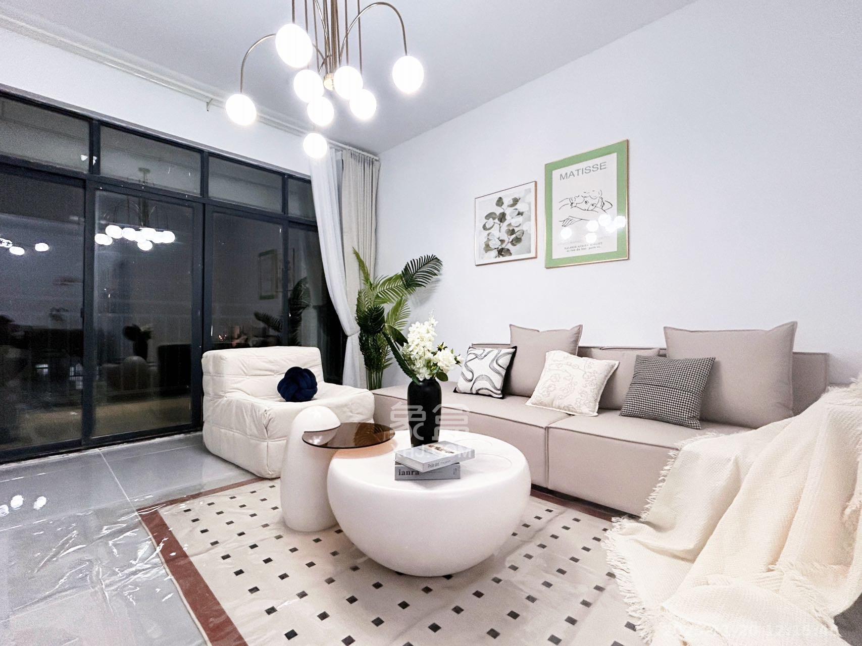 香芙嘉园(广铁湘府嘉园) 2室1厅2卫 2000.0元/月 香芙嘉园(广铁湘府嘉园) 2室1厅2卫 2000.0元/月室内图