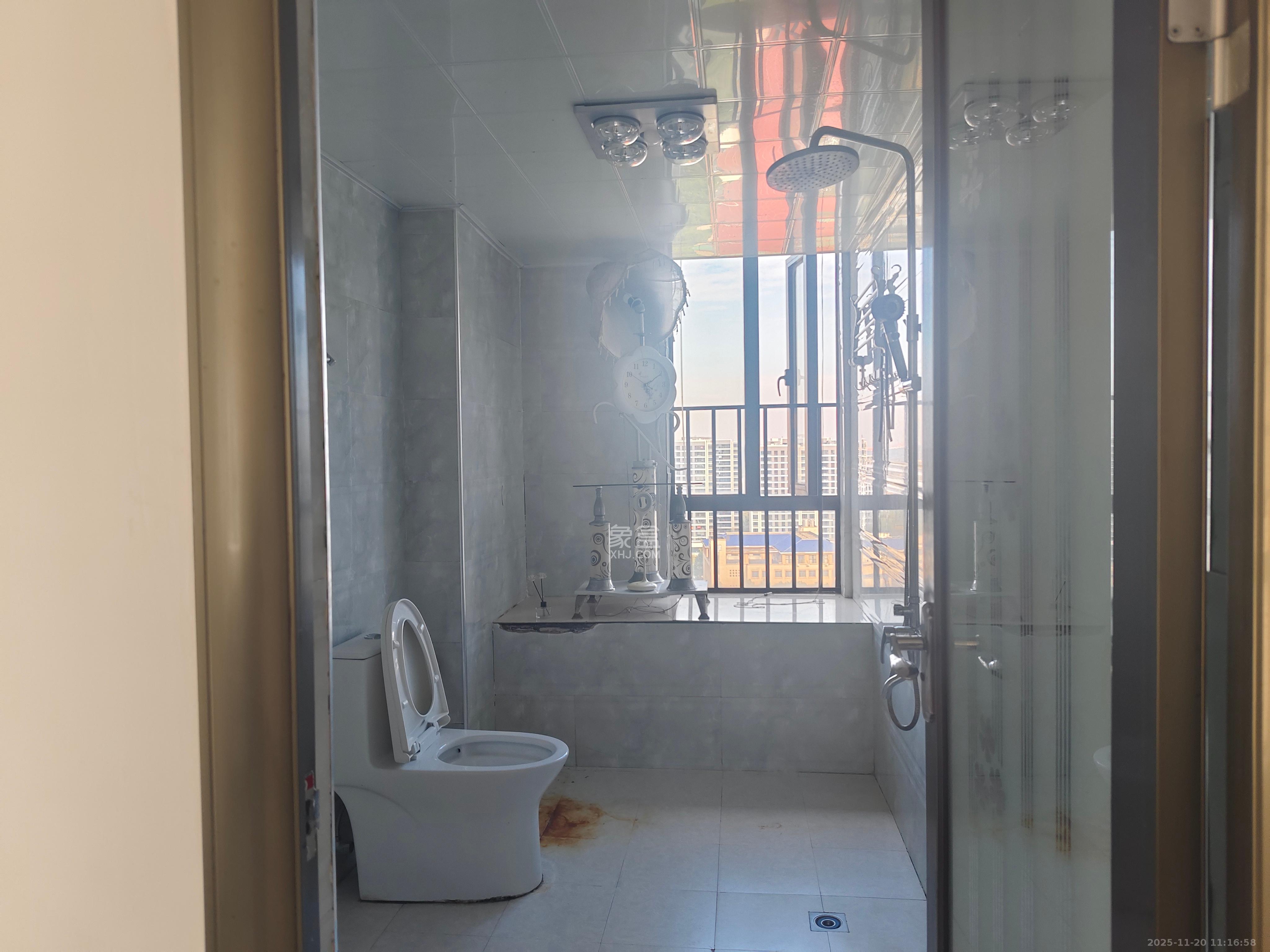 华润凤凰城三期 3室2厅2卫 2000.0元/月 华润凤凰城三期 3室2厅2卫 2000.0元/月室内图