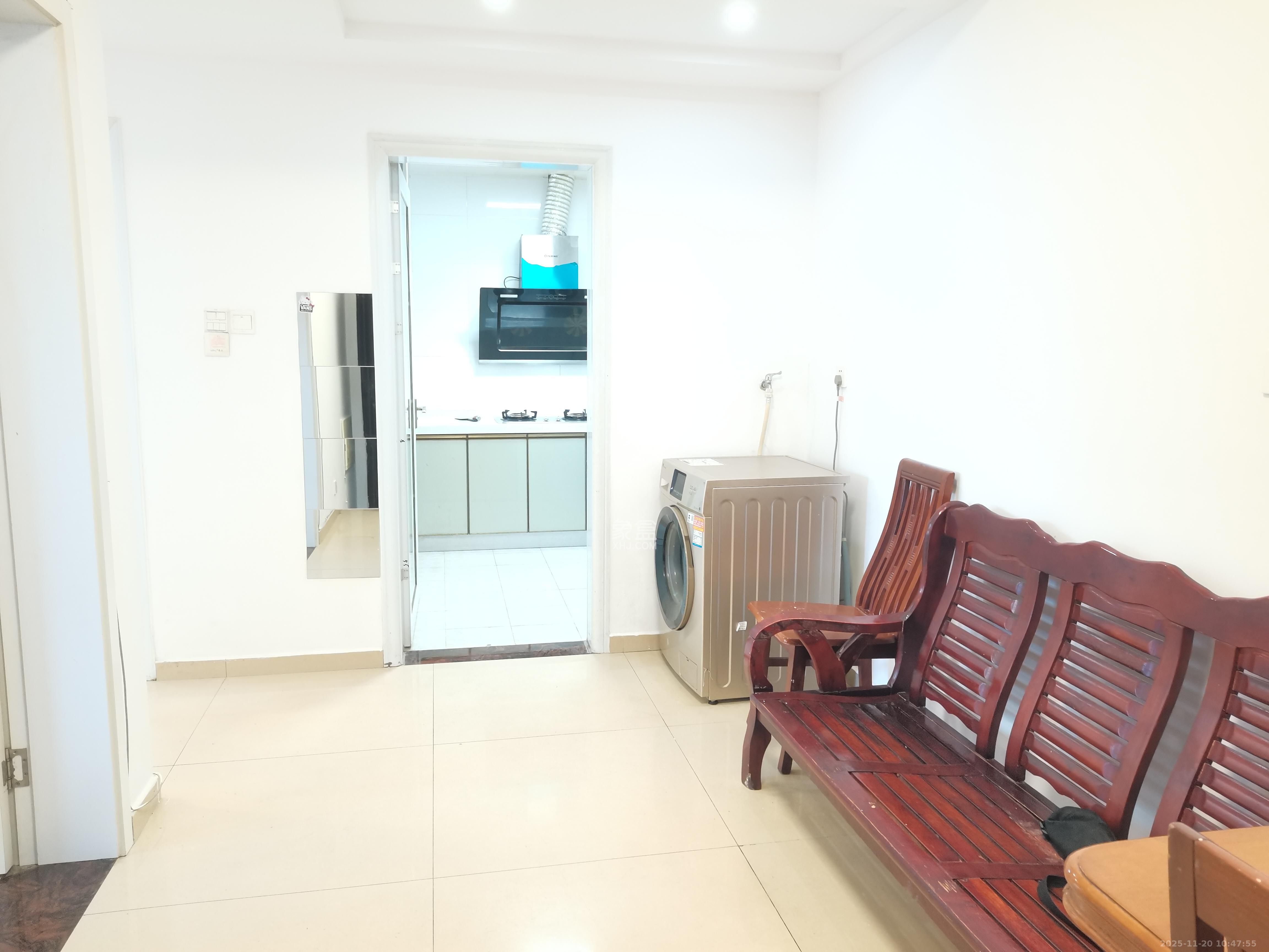 燕山街社区  2室1厅1卫    1800.0元/月室内图1