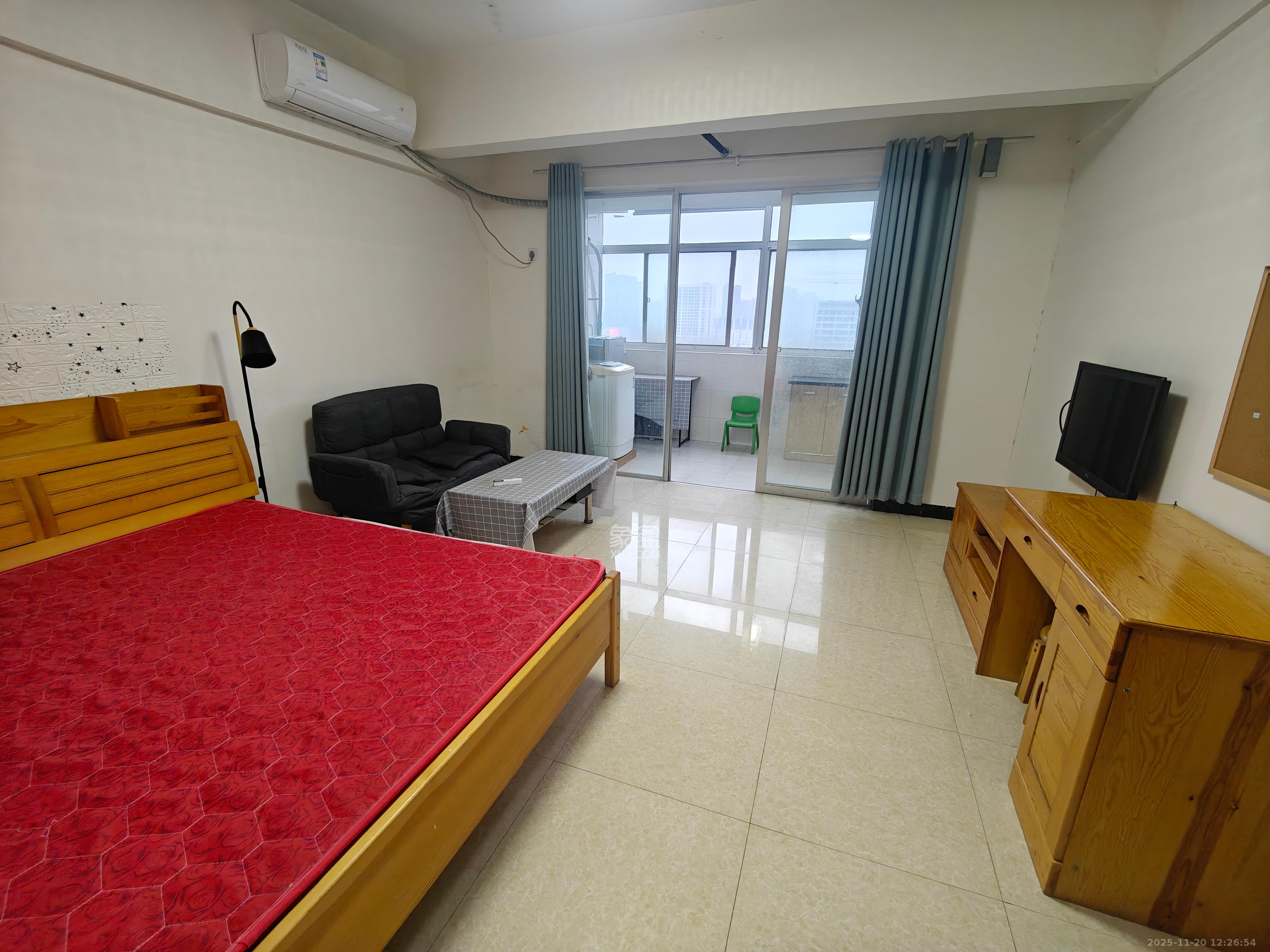 观湖公寓  1室1厅1卫    1500.0元/月