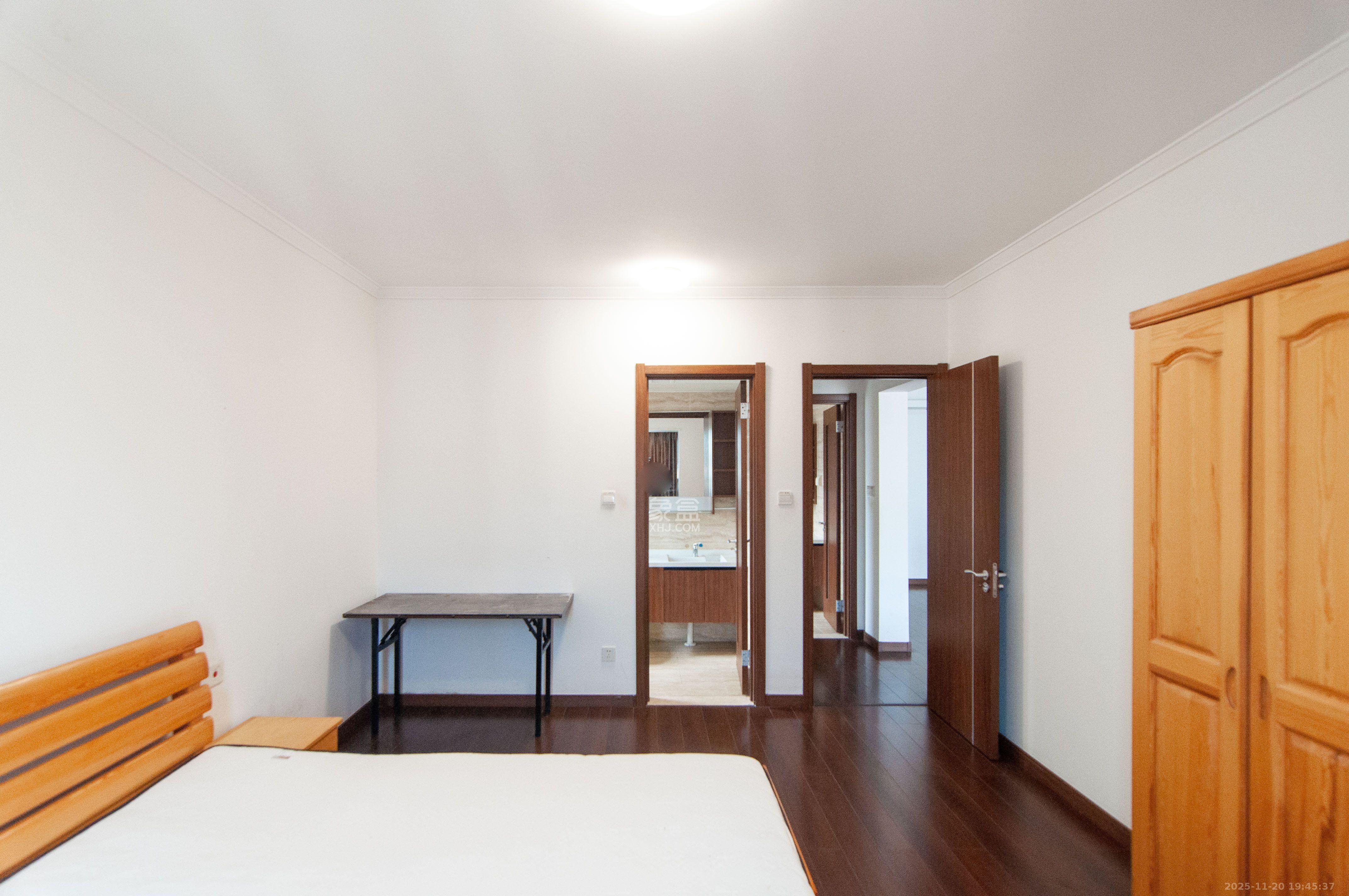 万科里梅溪郡  4室2厅2卫    3500.0元/月室内图