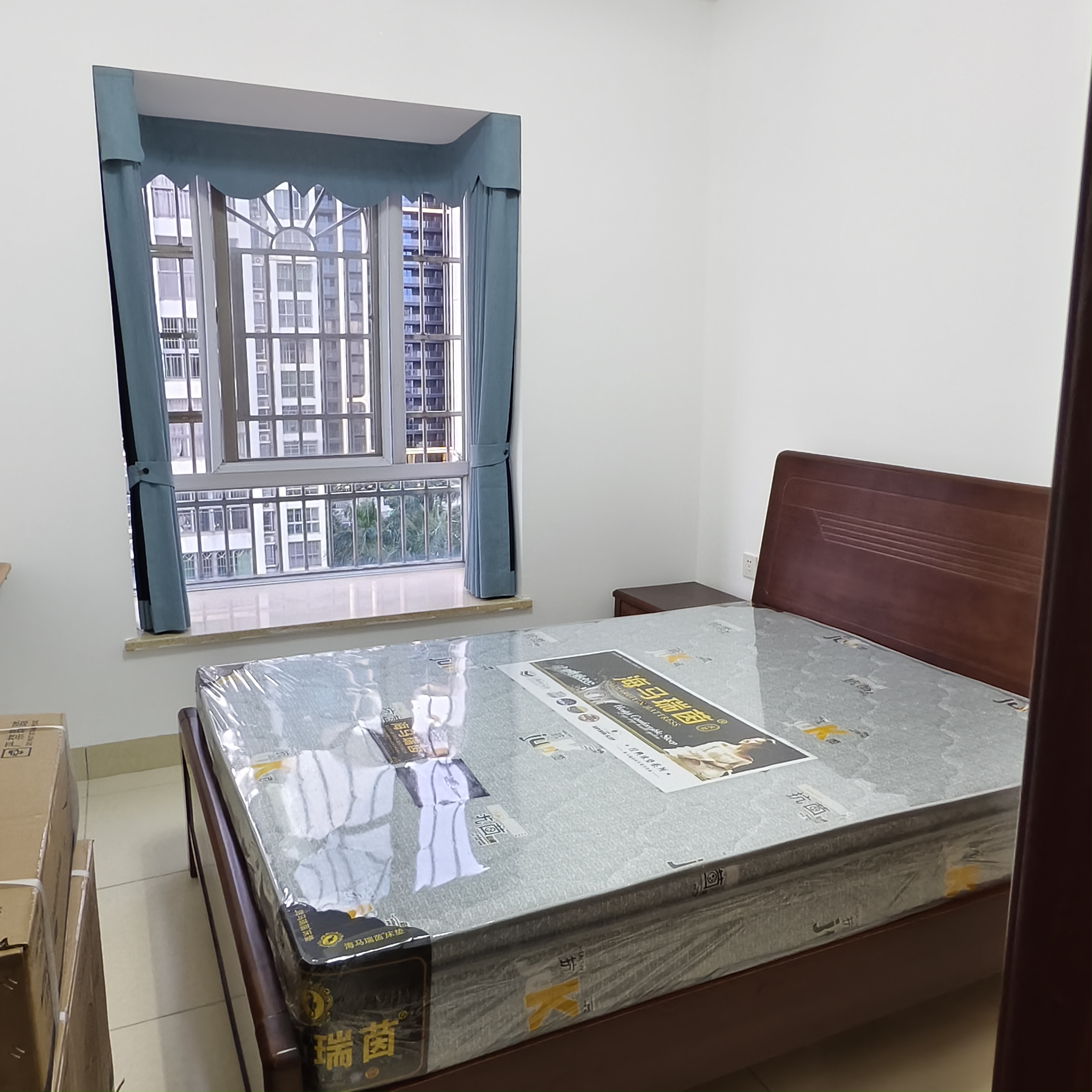 八一小区  3室2厅2卫    3300.0元/月室内图