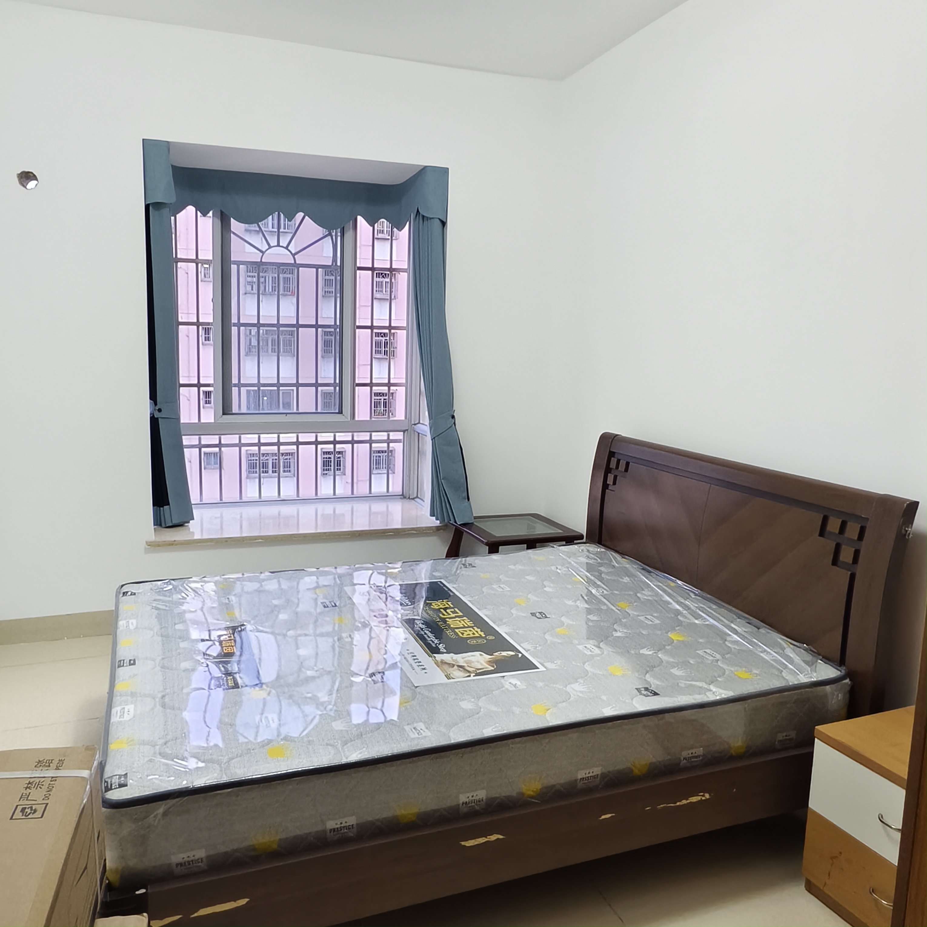 八一小区  3室2厅2卫    3300.0元/月室内图