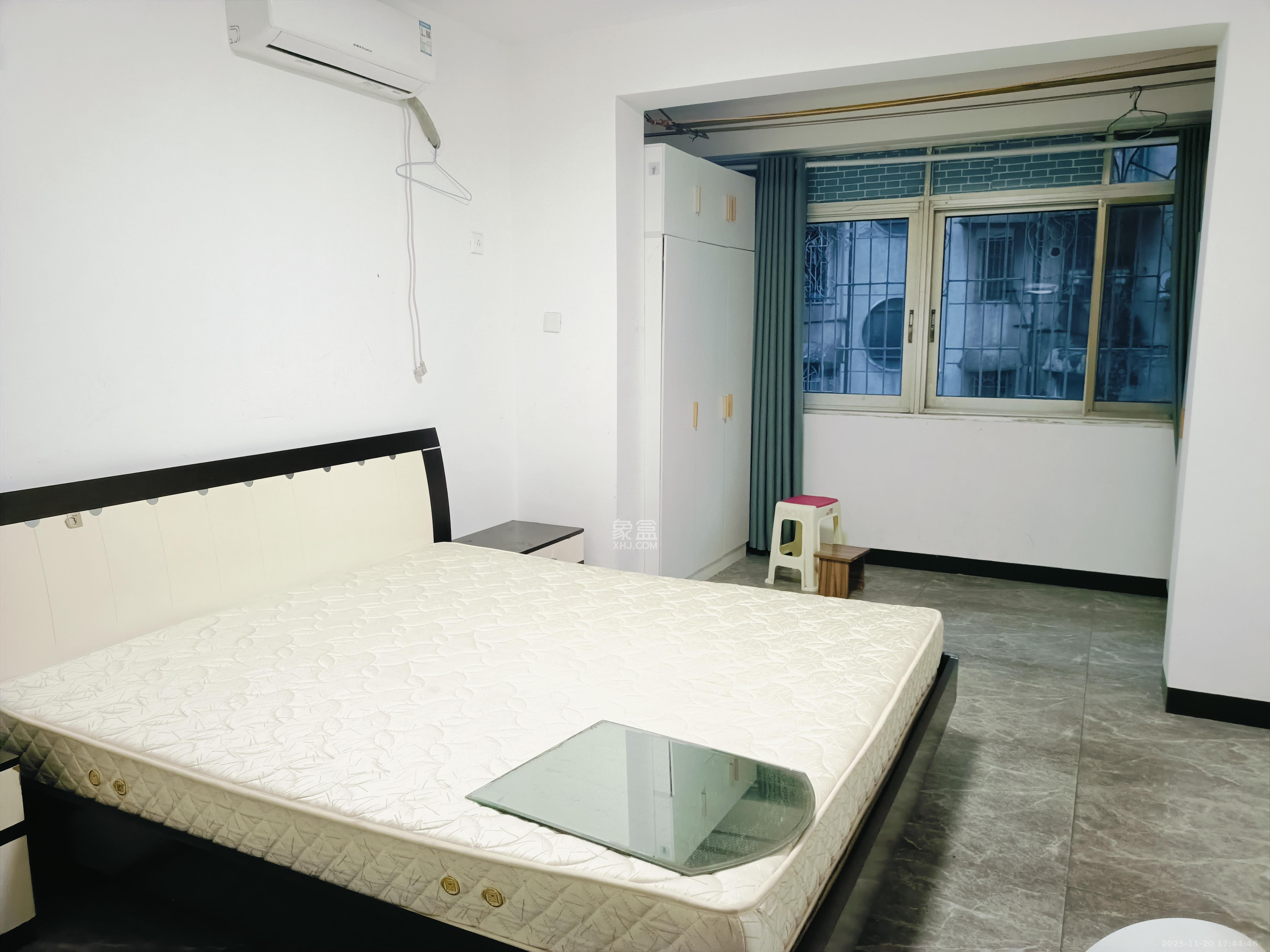 福乐凯公寓 3室2厅1卫 2800.0元/月 福乐凯公寓 3室2厅1卫 2800.0元/月室内图