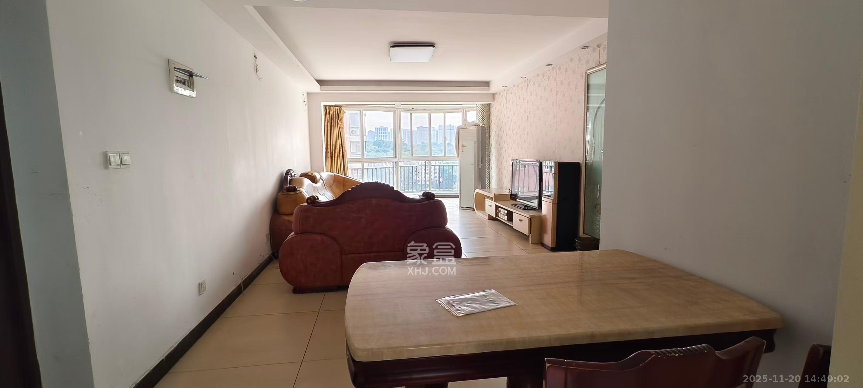 都江新城(都江新苑) 3室2厅1卫 2700.0元/月 都江新城(都江新苑) 3室2厅1卫 2700.0元/月室内图