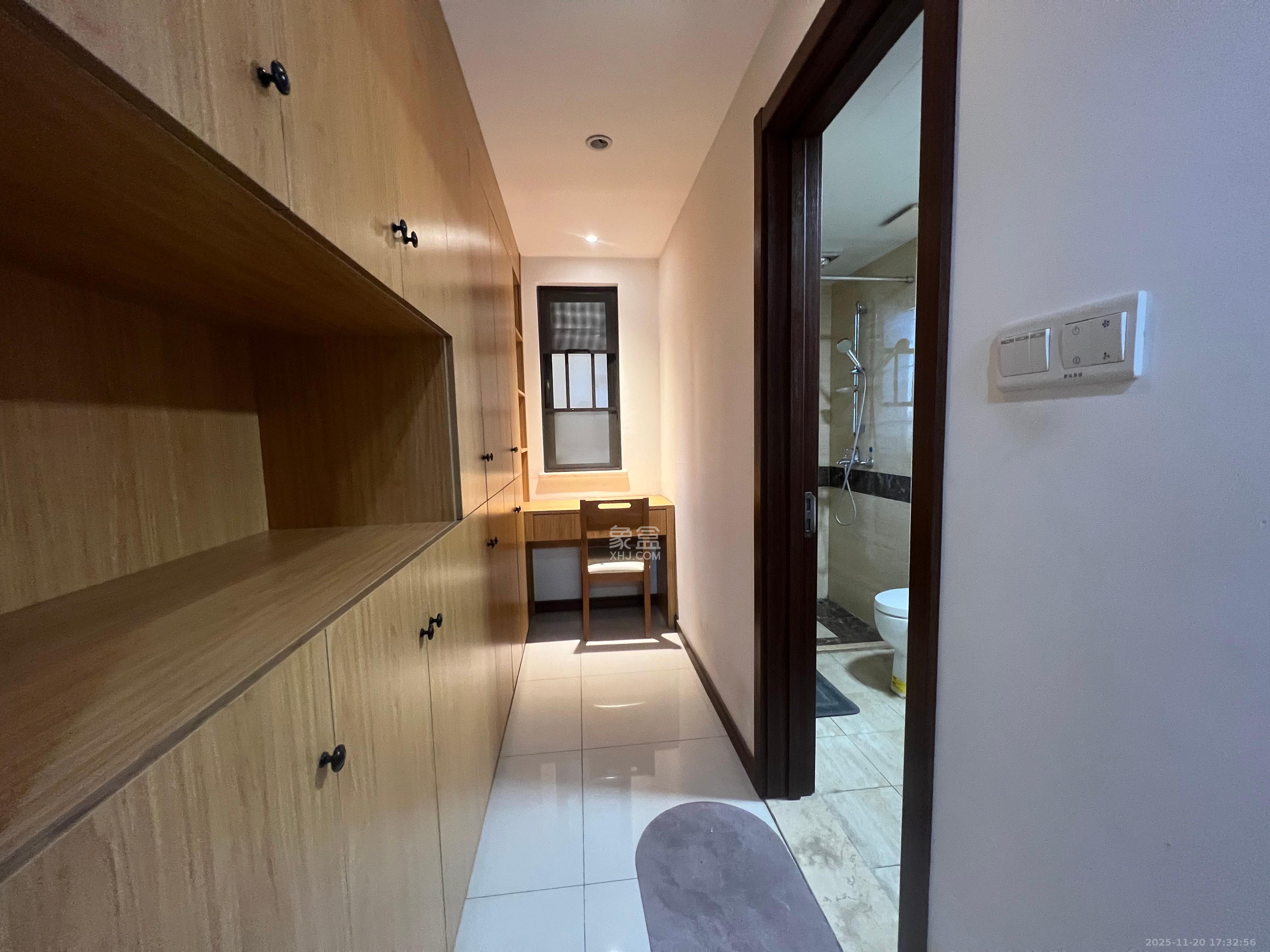 万科里金域滨江  3室2厅2卫    3800.0元/月室内图