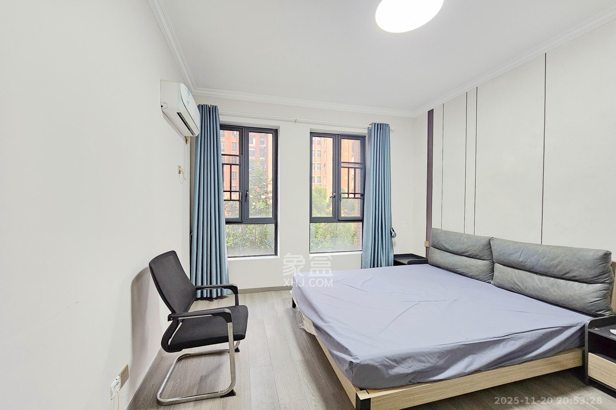 中隆国际御玺  4室2厅3卫    208.0万卧室