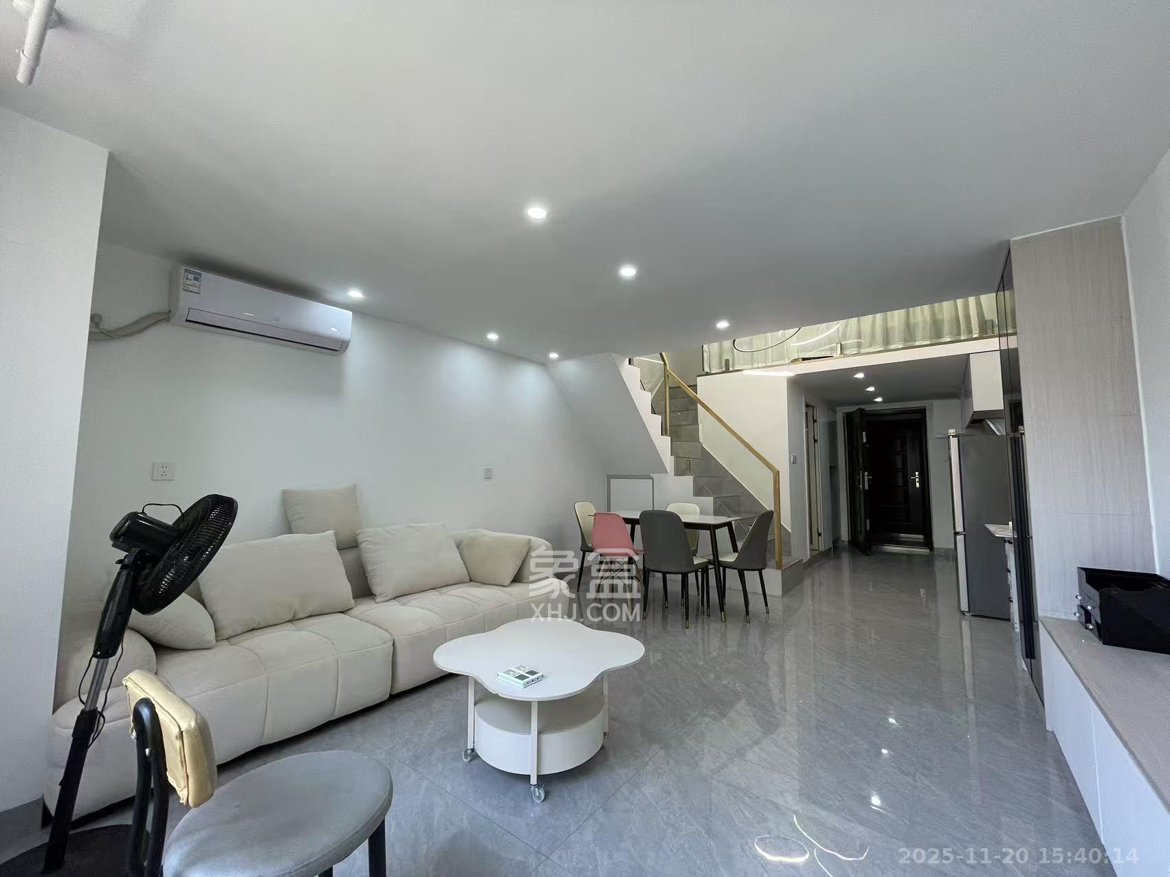 世茂璀璨天城公寓  2室1厅1卫    2000.0元/月室内图