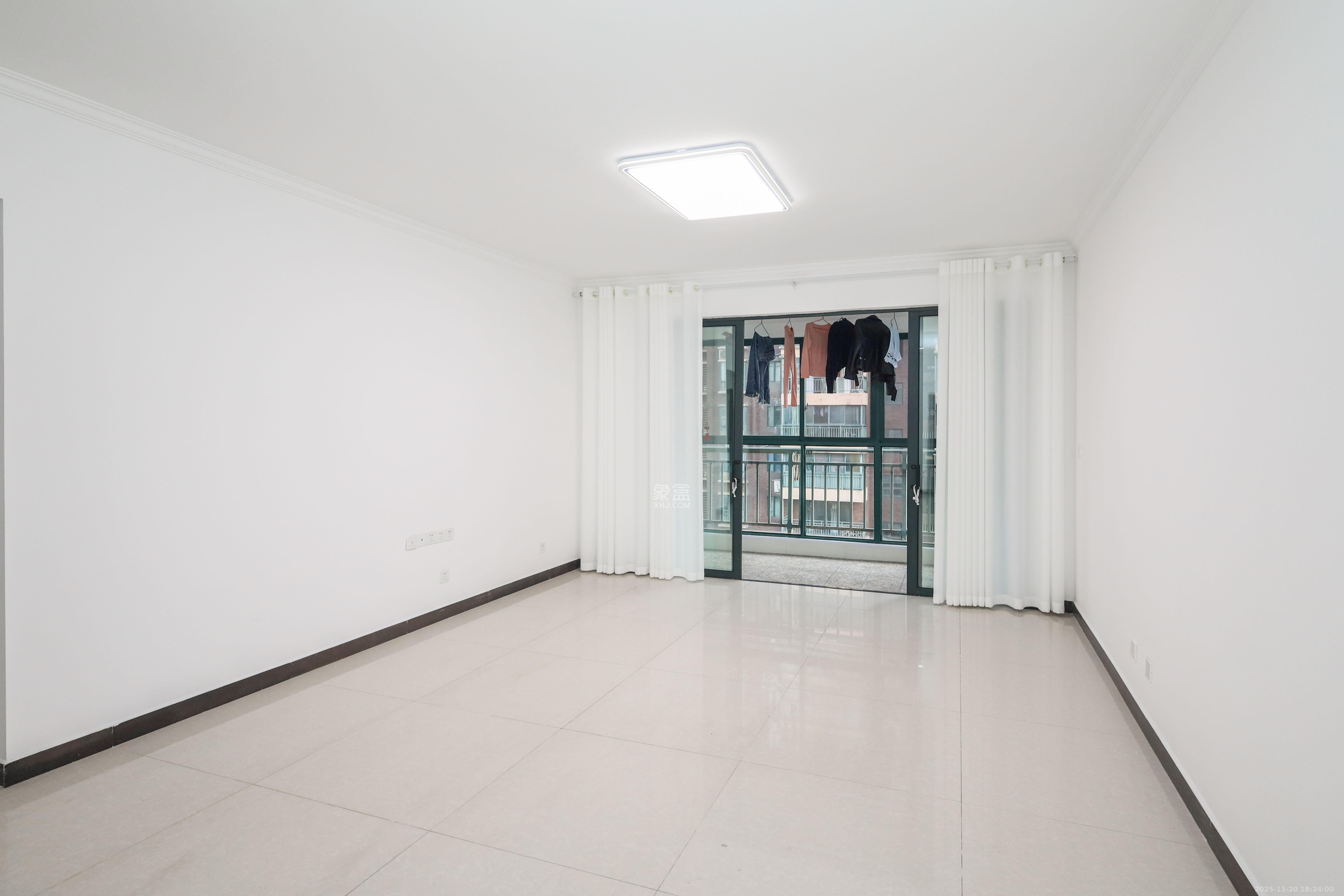 麓谷公馆（涉外国际公馆）  2室2厅1卫    68.0万客厅