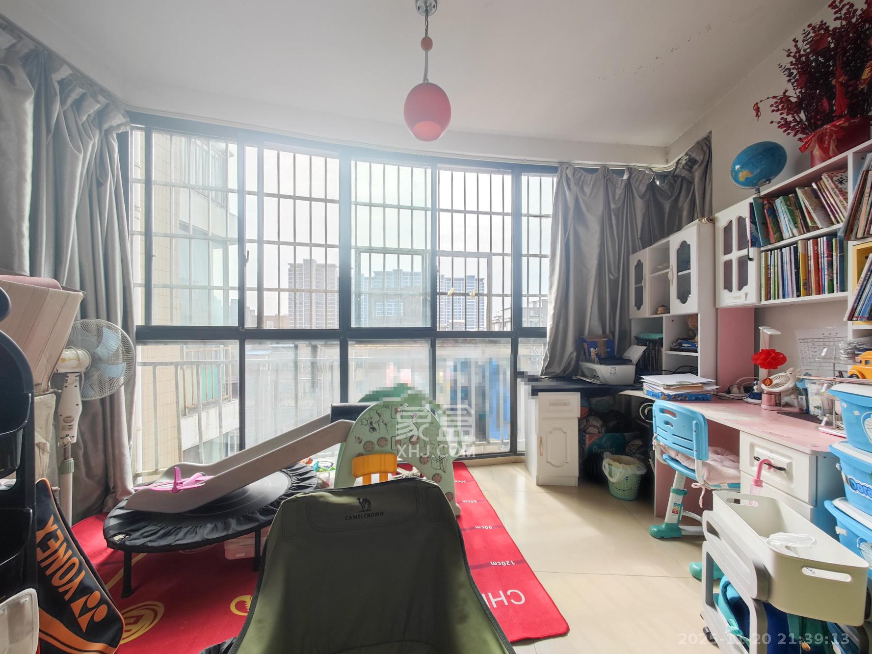 天赐良园 3室2厅0卫 88.0万 天赐良园 3室2厅0卫 88.0万阳台