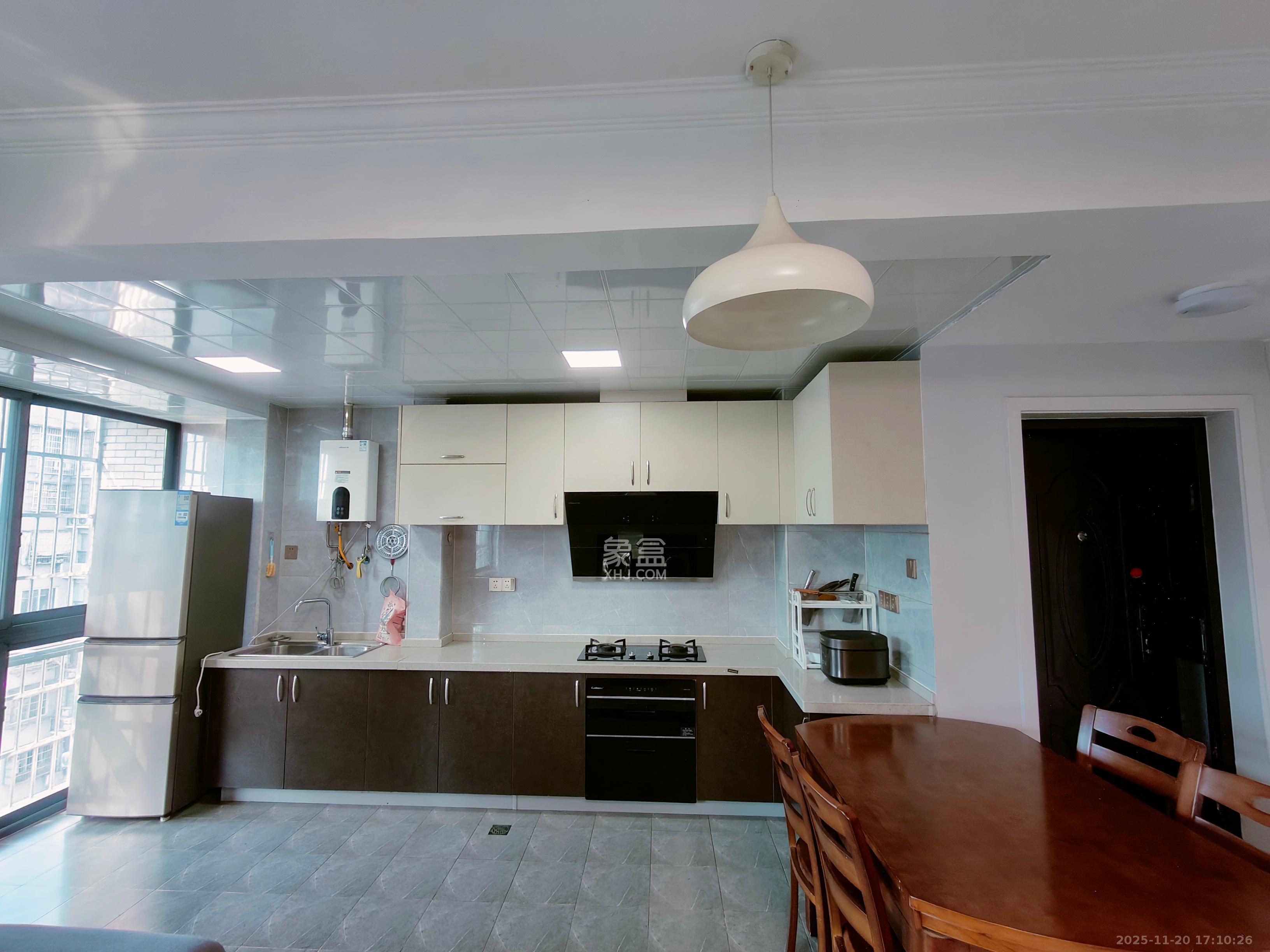 天凯东苑  2室2厅1卫    2200.0元/月室内图