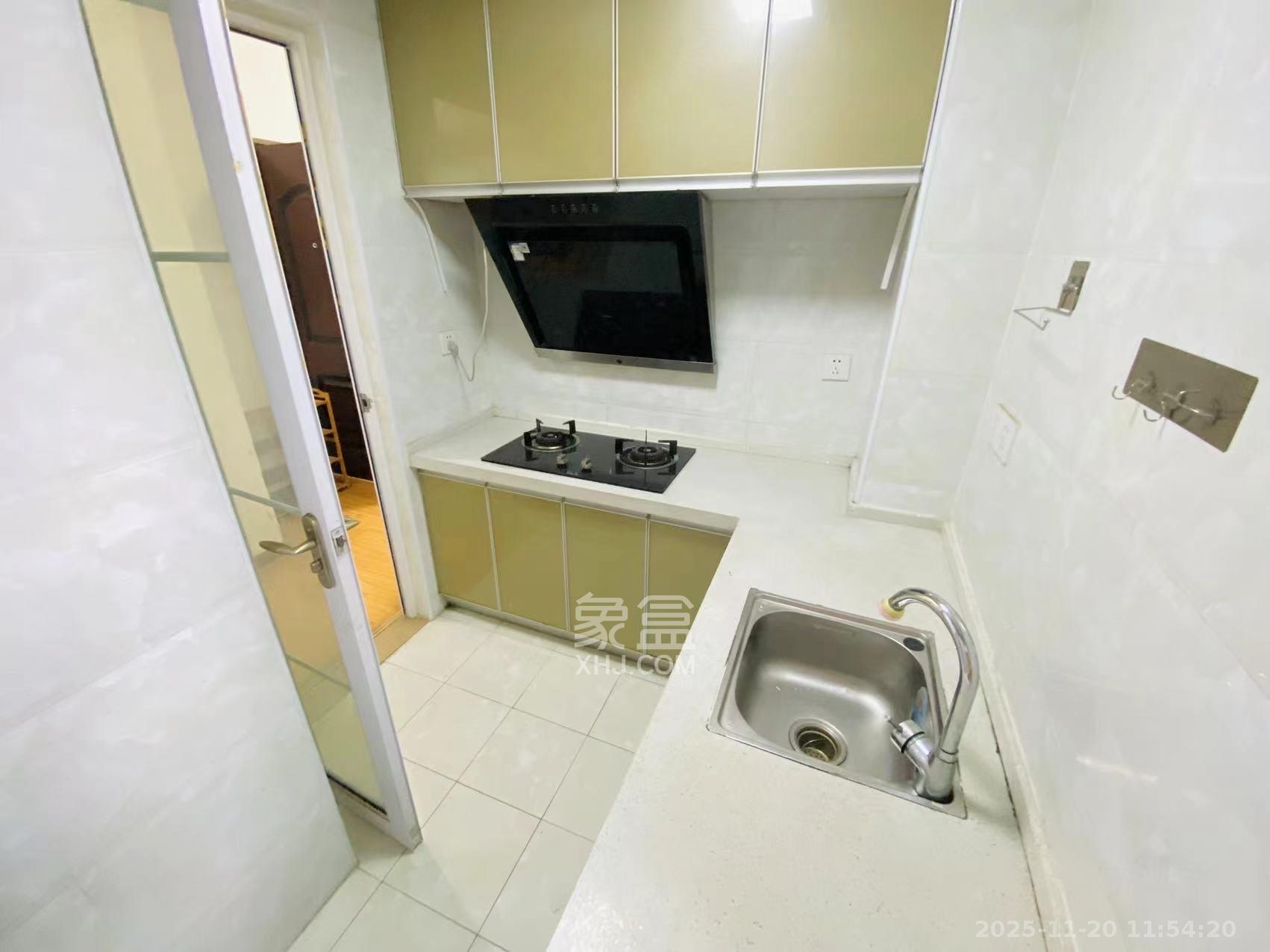 荣悦台 1室1厅1卫 2000.0元/月 荣悦台 1室1厅1卫 2000.0元/月室内图